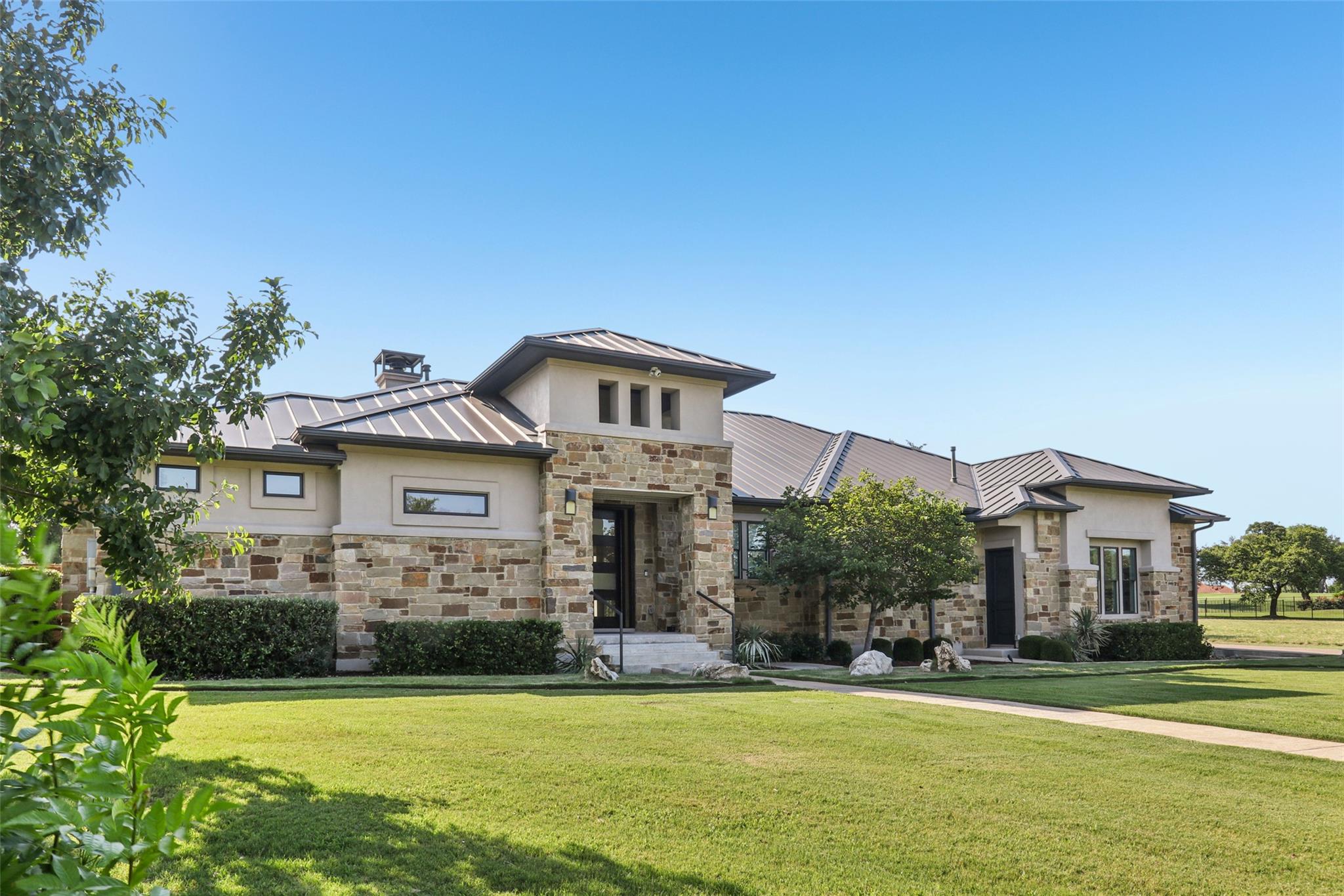 2404 Sailboat Pass, Spicewood, TX 78669