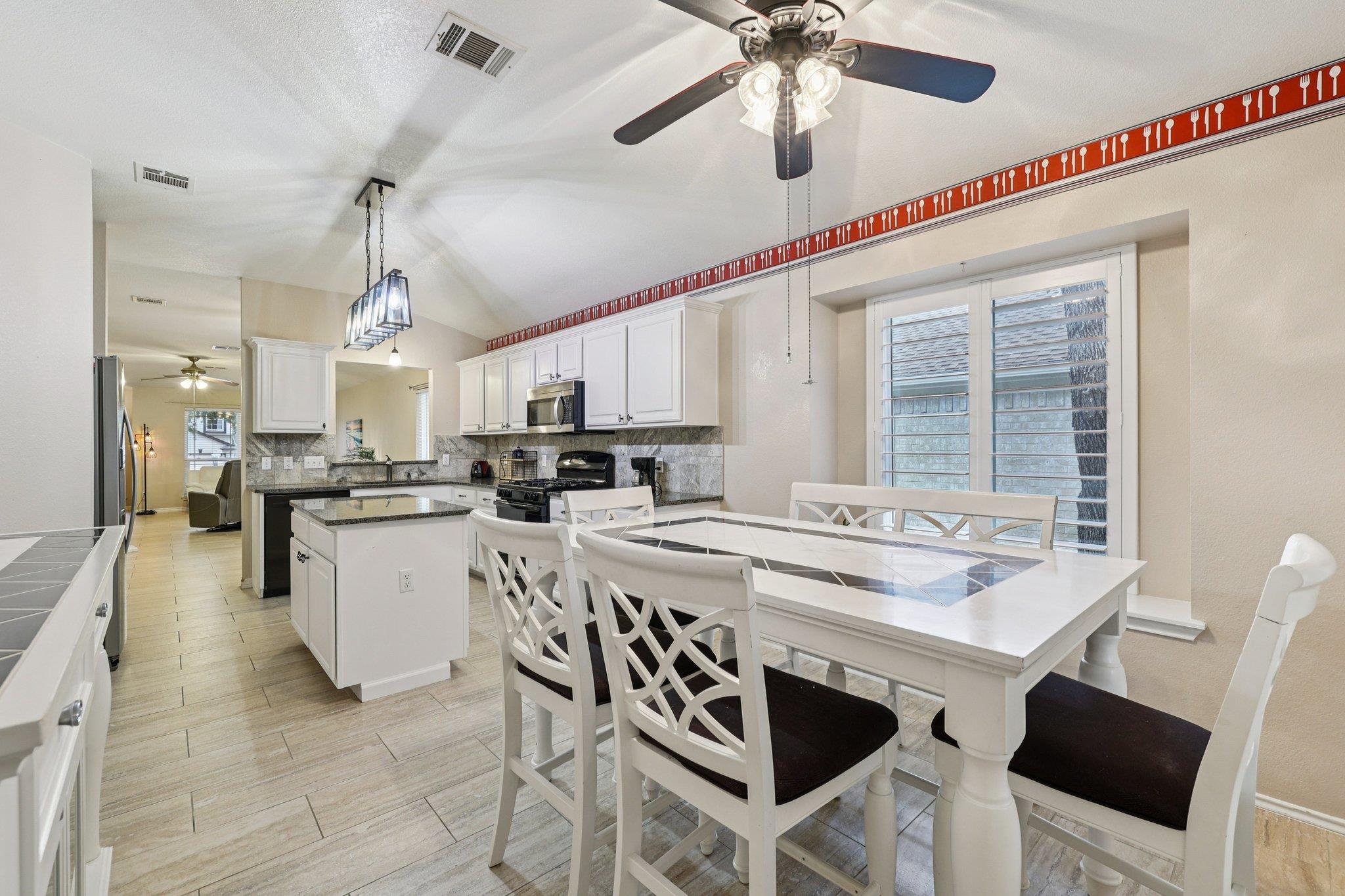 2614 Claudia Dr, Leander, TX 78641