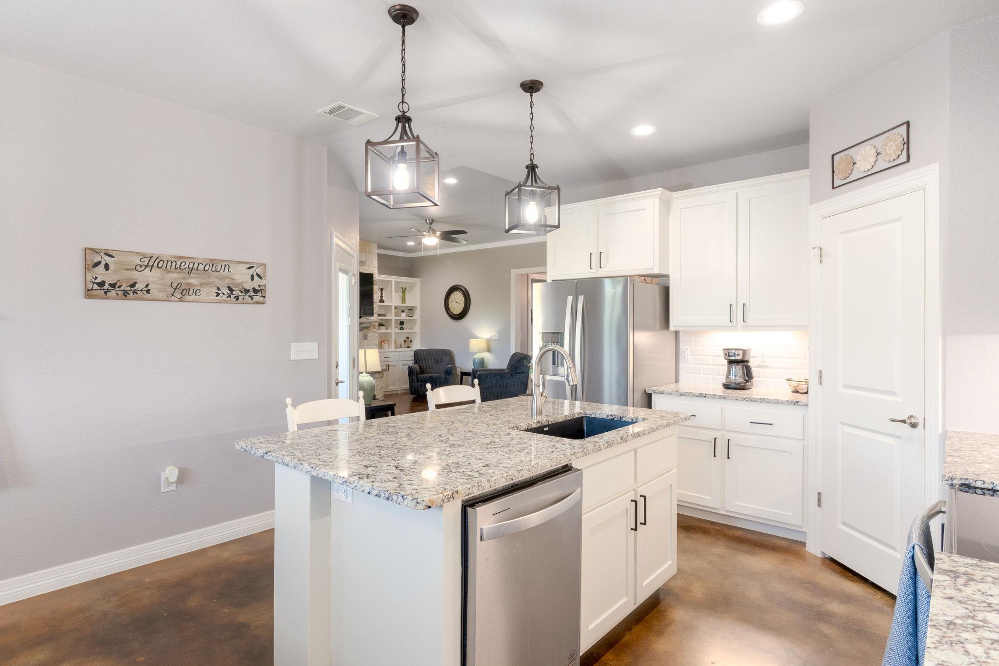 1610 Badger Ln, Lampasas, TX 76550