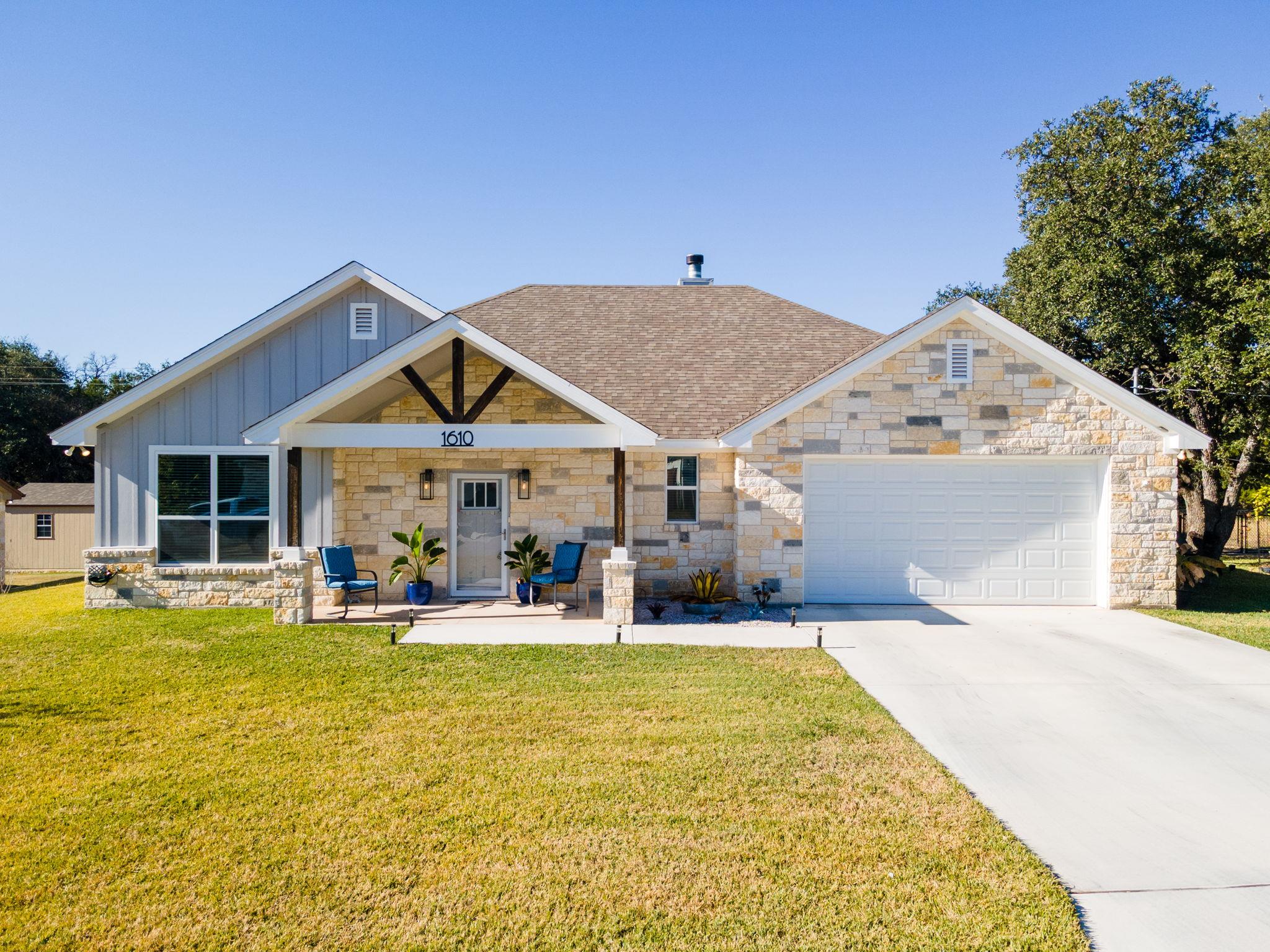1610 Badger Ln, Lampasas, TX 76550