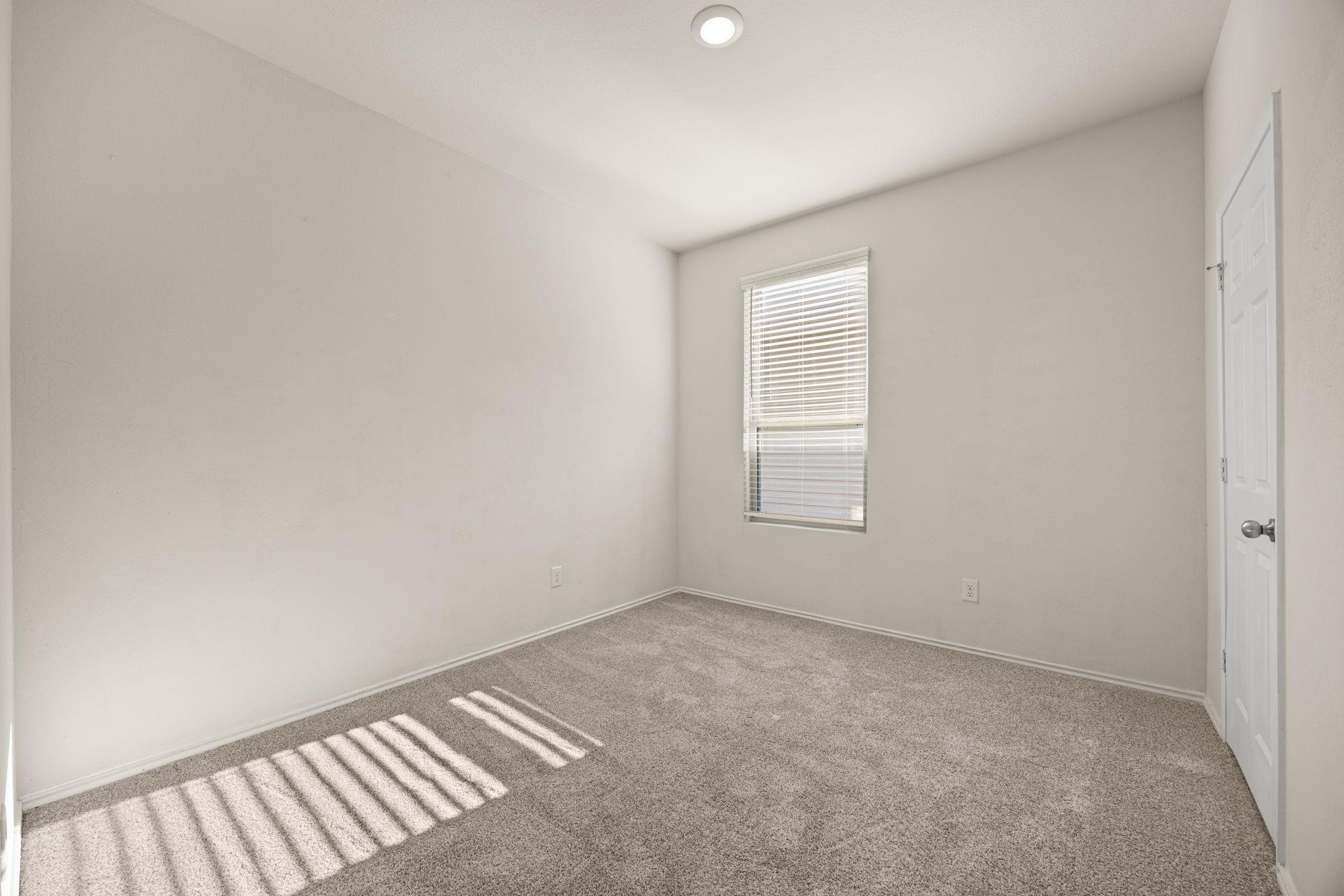 308 Bedford Falls Ln, Jarrell, TX 76537