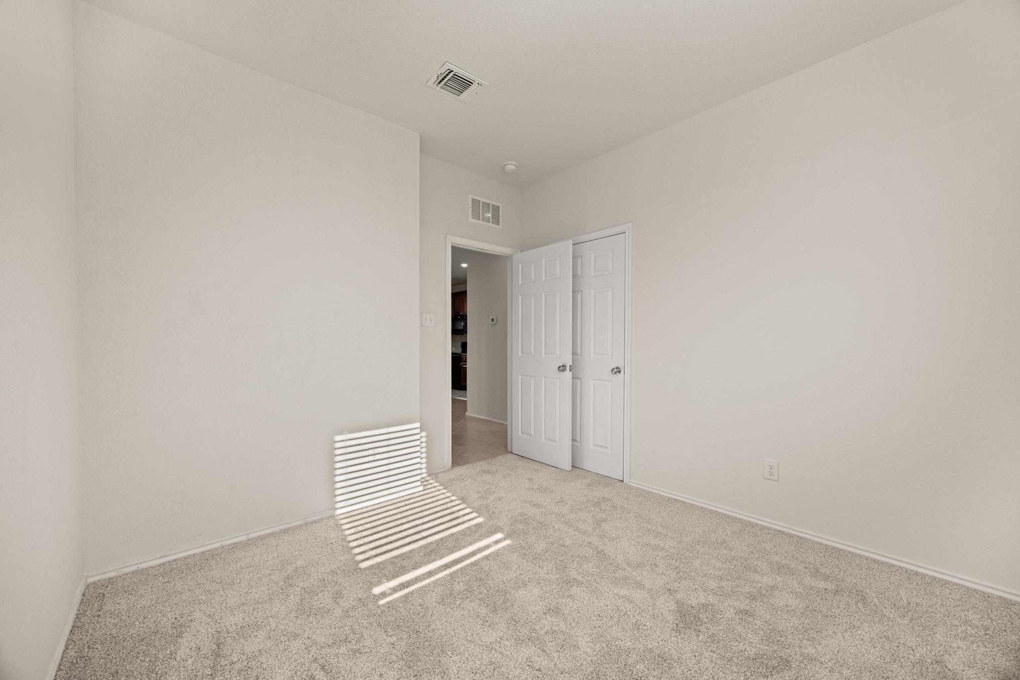 308 Bedford Falls Ln, Jarrell, TX 76537