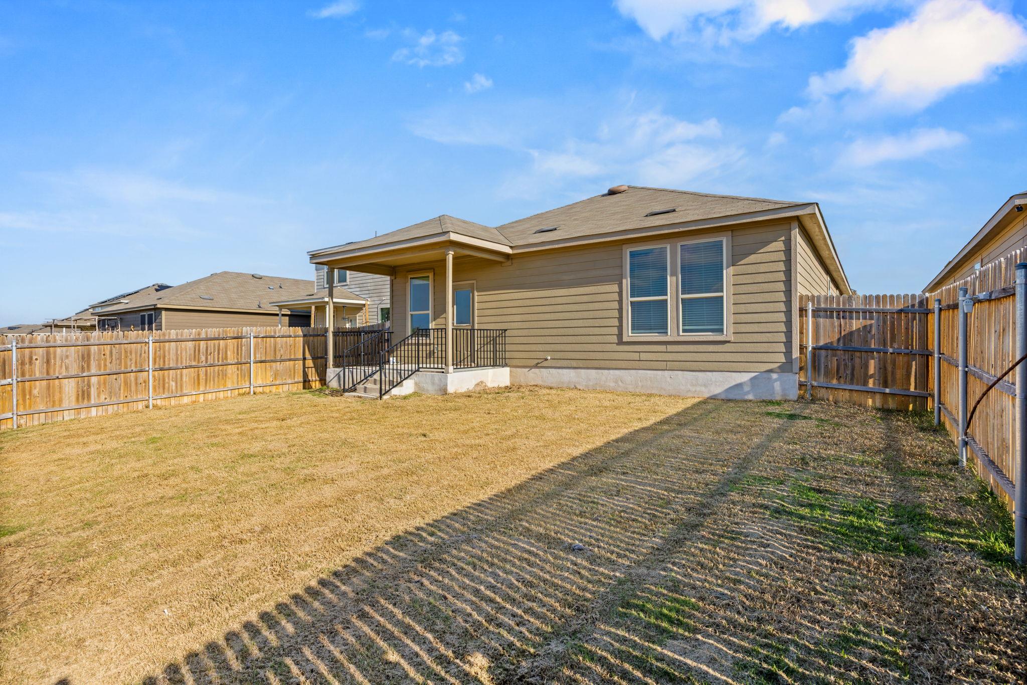 308 Bedford Falls Ln, Jarrell, TX 76537