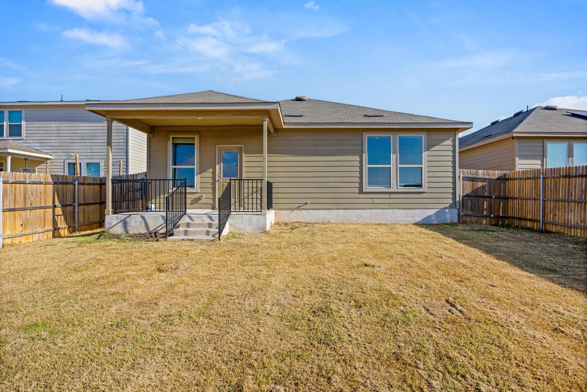 308 Bedford Falls Ln, Jarrell, TX 76537