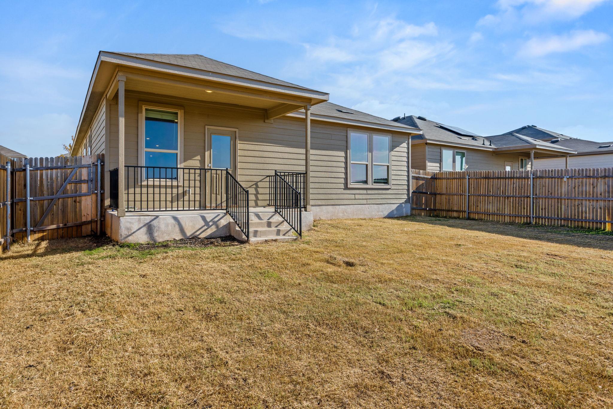 308 Bedford Falls Ln, Jarrell, TX 76537