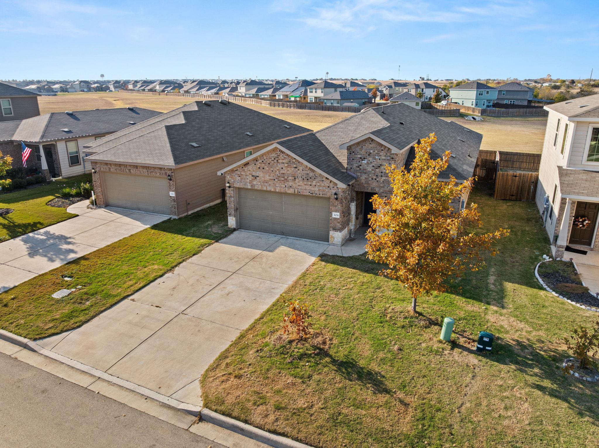 308 Bedford Falls Ln, Jarrell, TX 76537