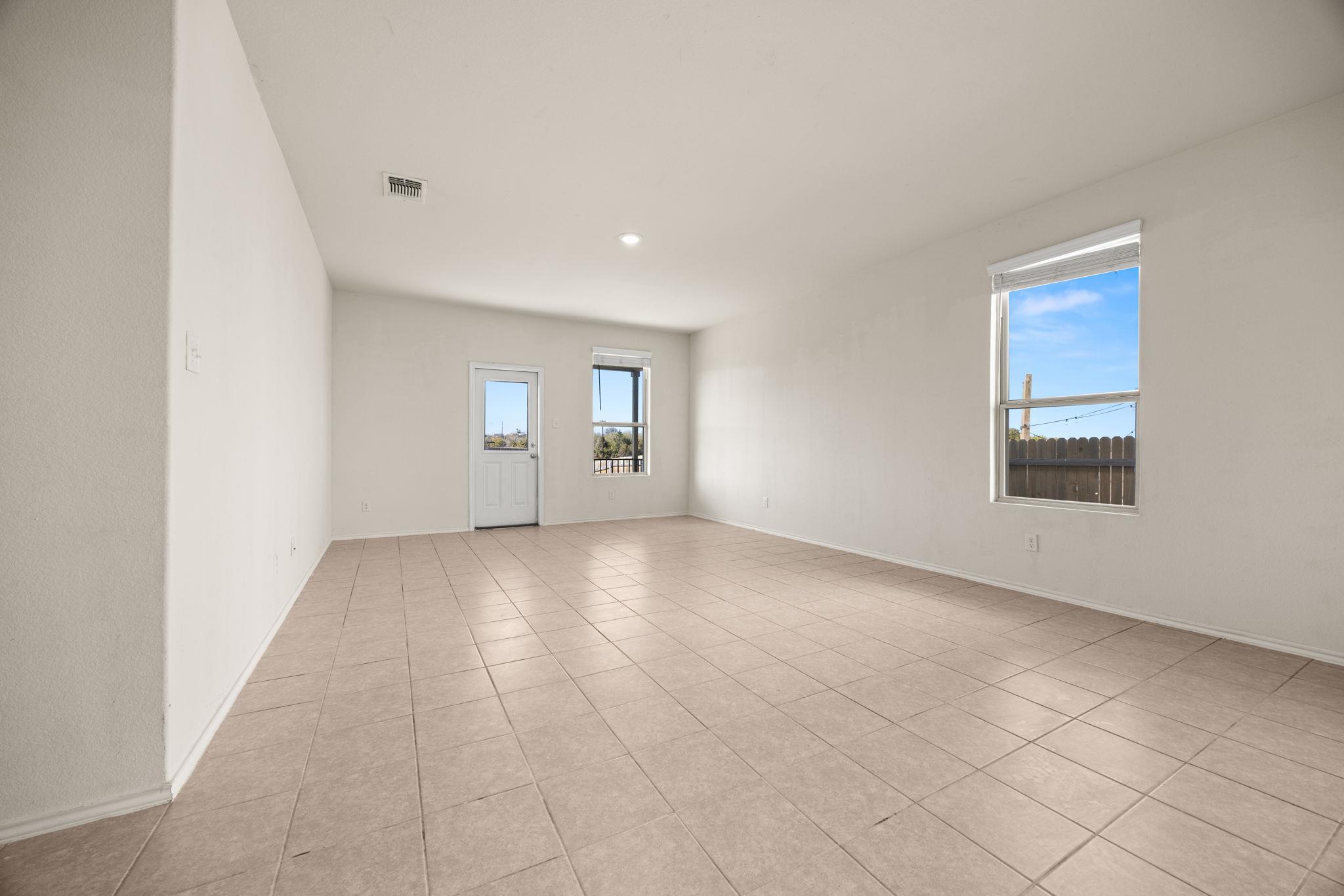 308 Bedford Falls Ln, Jarrell, TX 76537