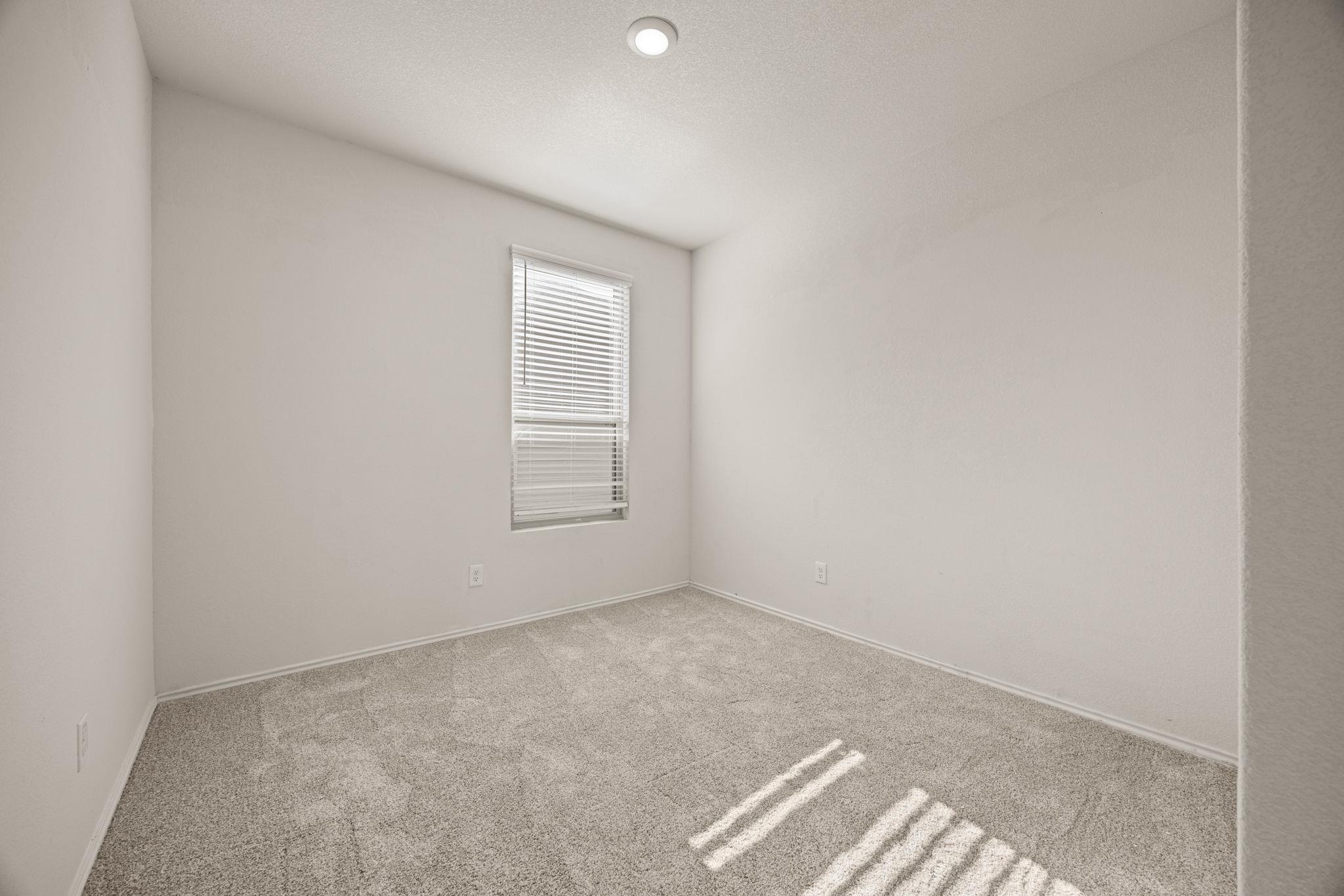 308 Bedford Falls Ln, Jarrell, TX 76537