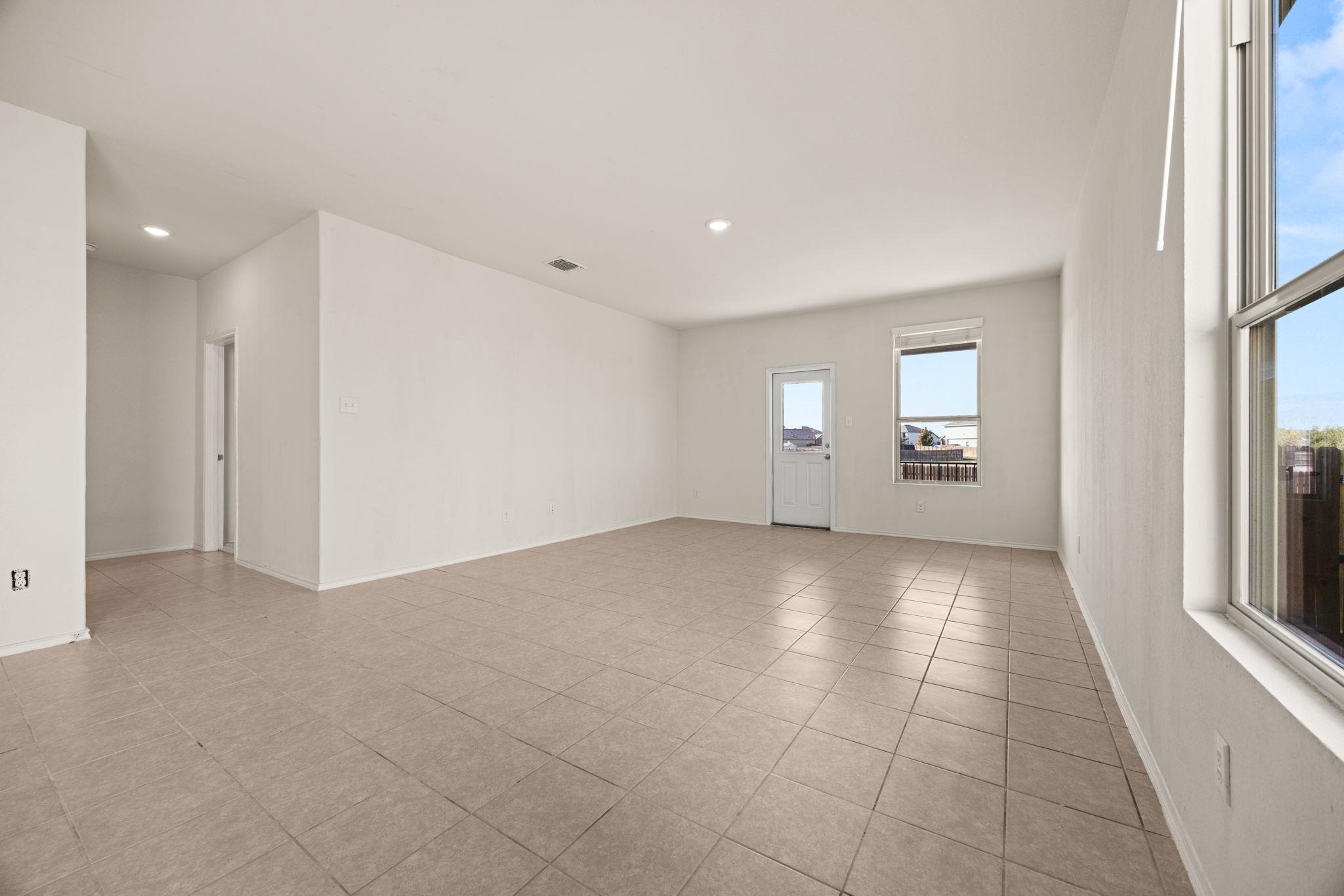 308 Bedford Falls Ln, Jarrell, TX 76537