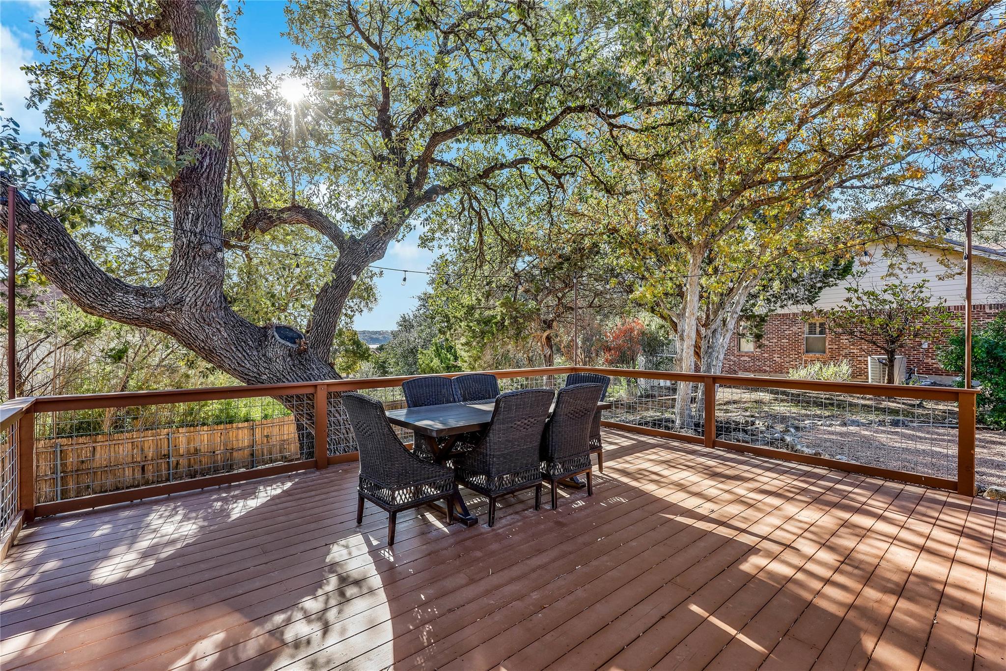 18501 Lakehead Cir, Point Venture, TX 78645