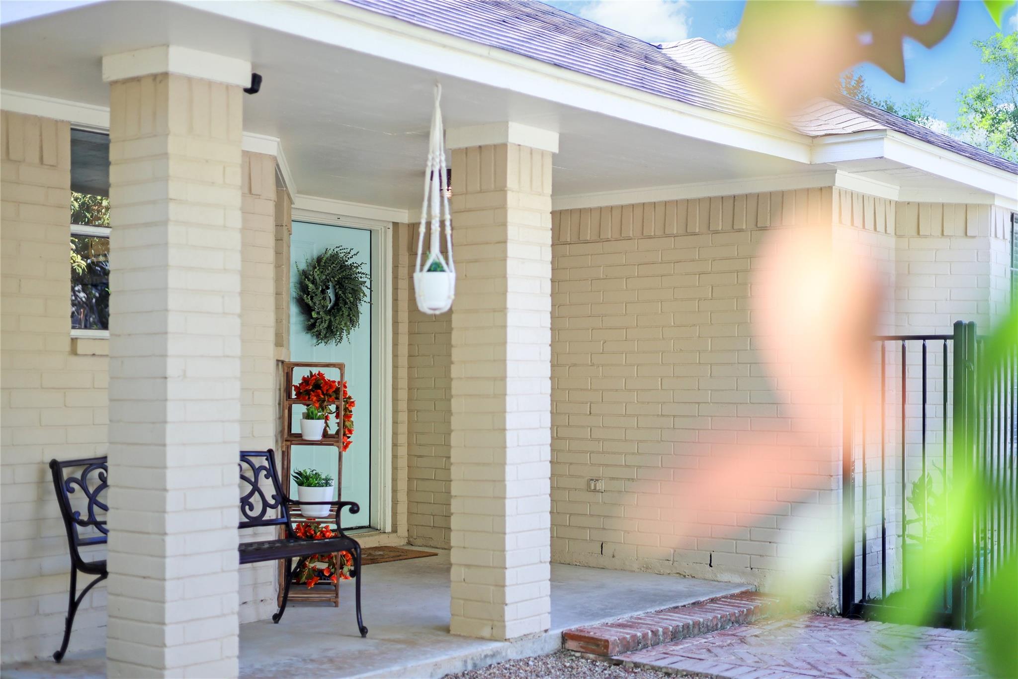 18501 Lakehead Cir, Point Venture, TX 78645