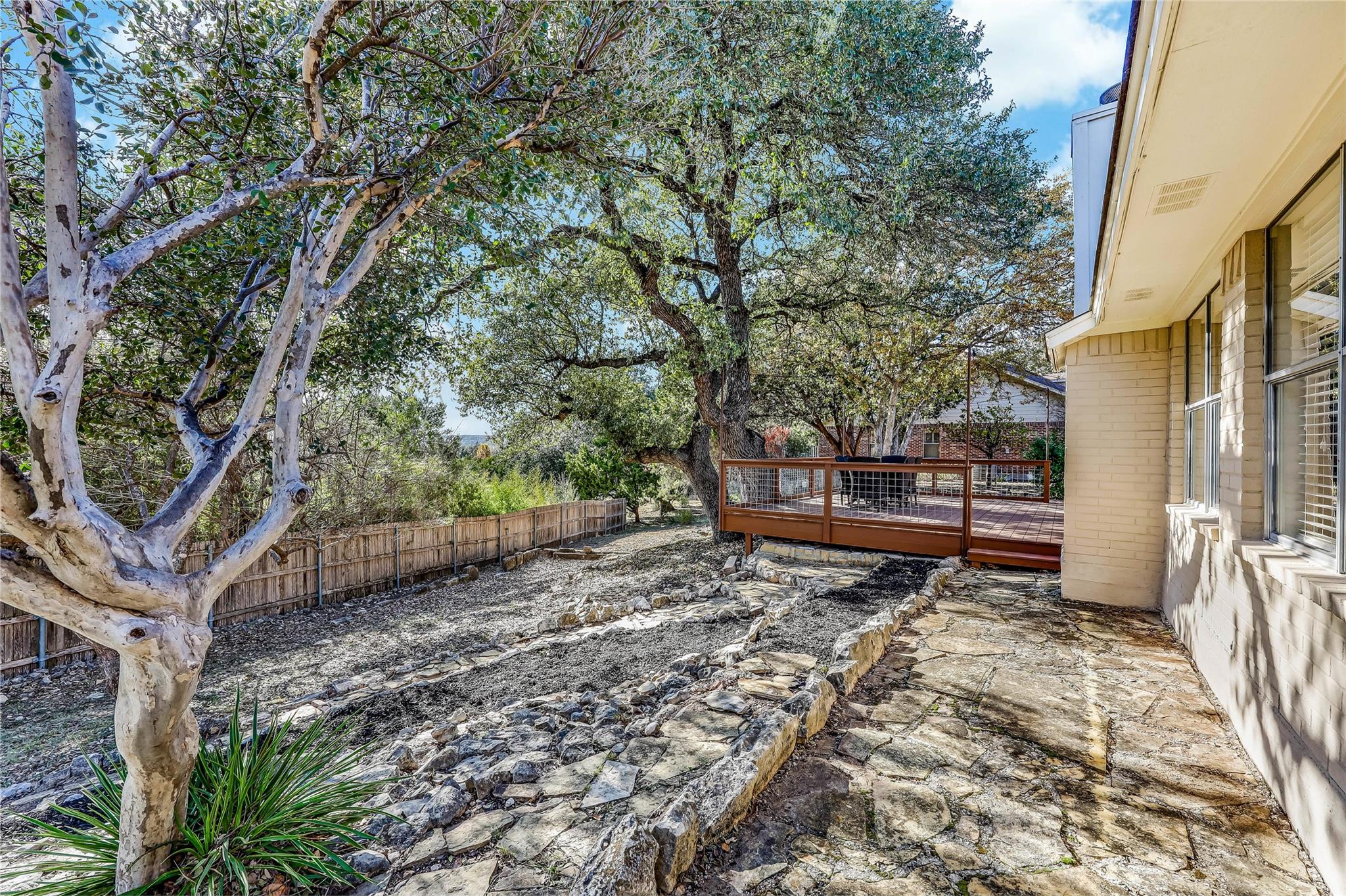 18501 Lakehead Cir, Point Venture, TX 78645