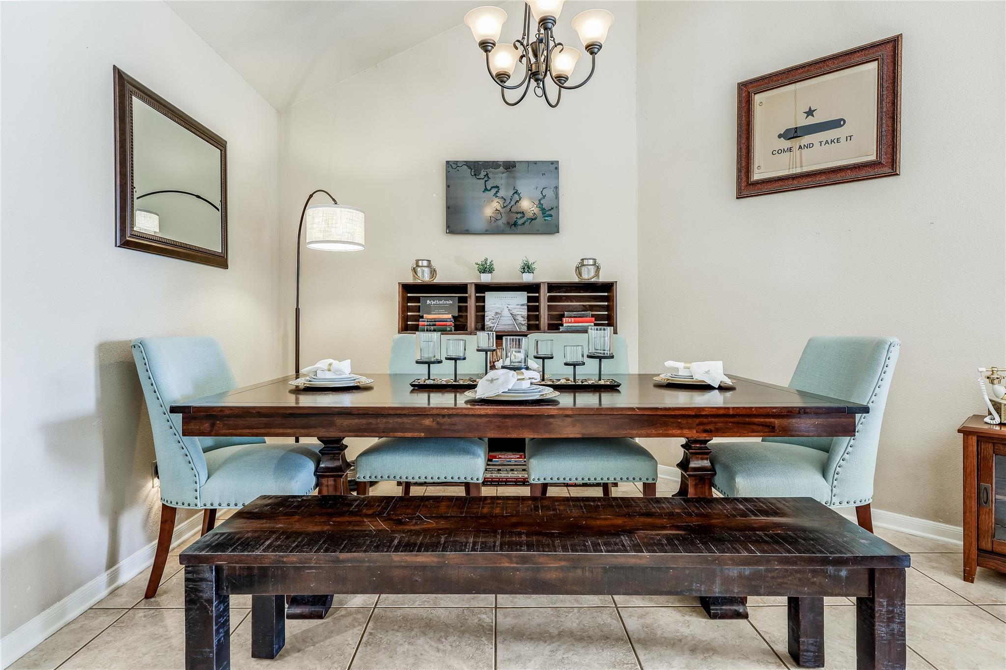 18501 Lakehead Cir, Point Venture, TX 78645