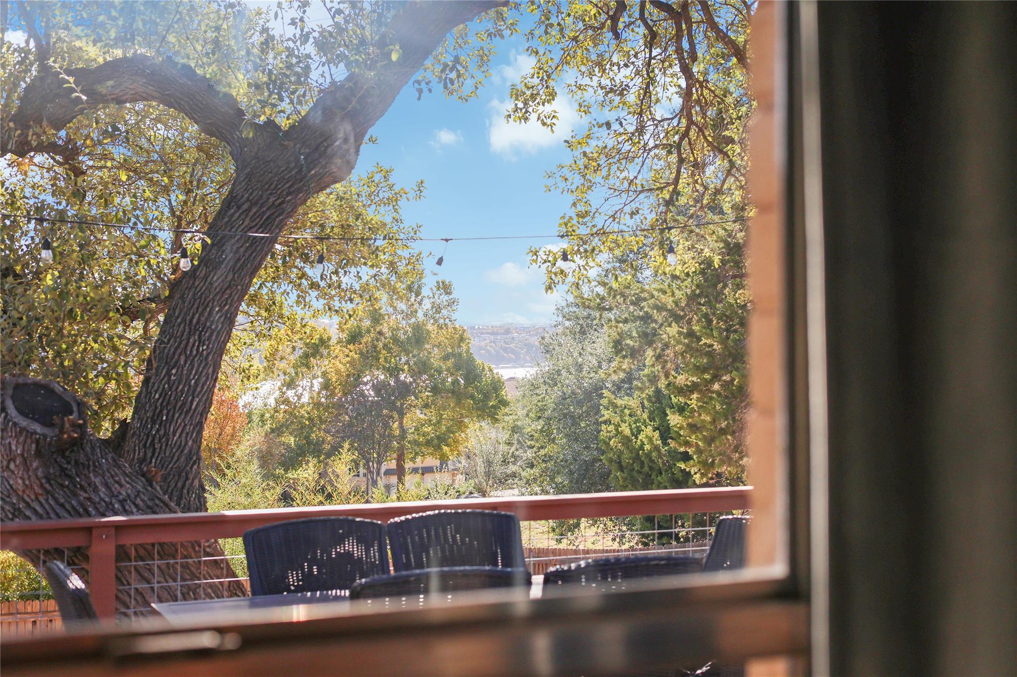 18501 Lakehead Cir, Point Venture, TX 78645