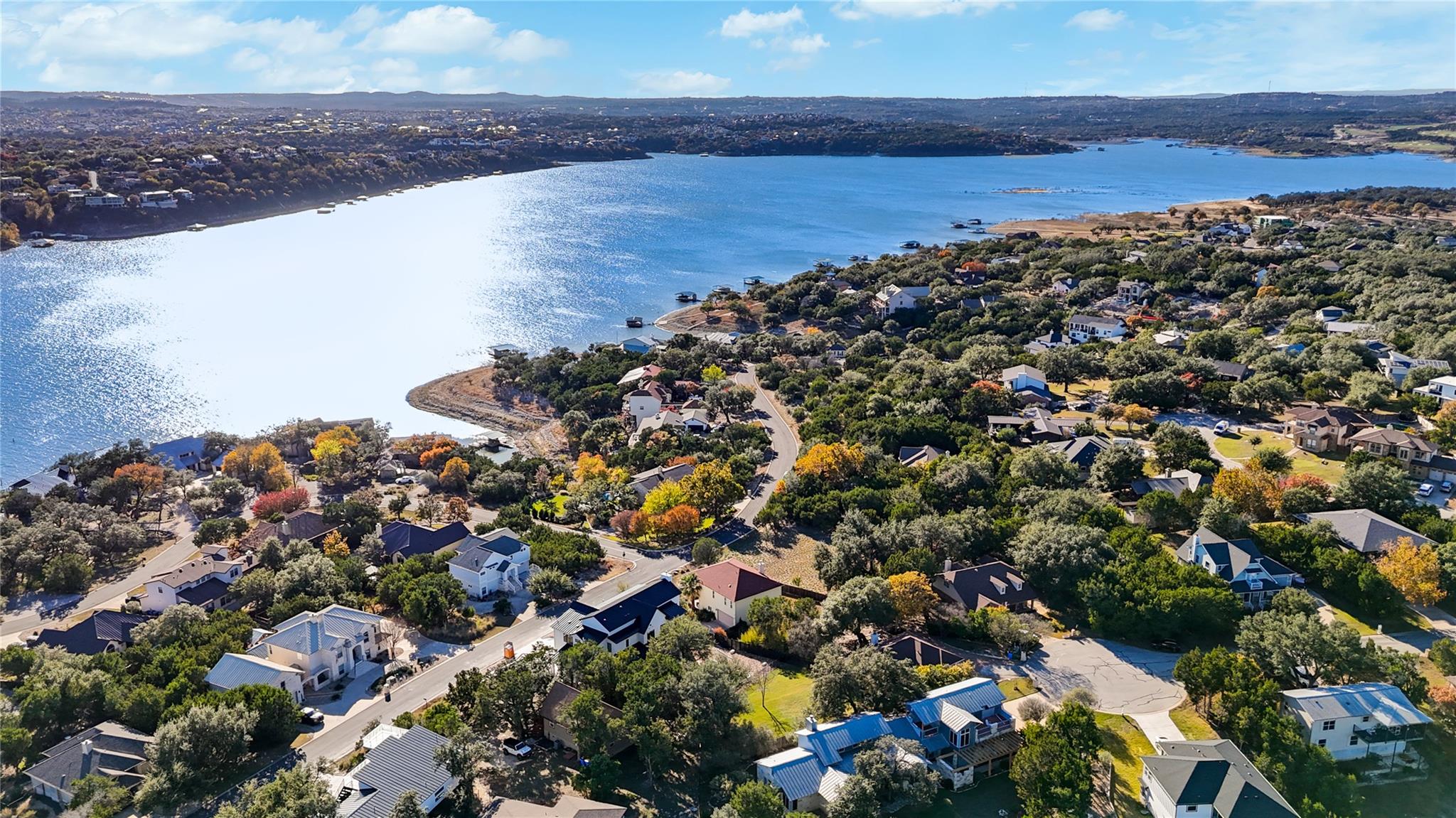 18501 Lakehead Cir, Point Venture, TX 78645