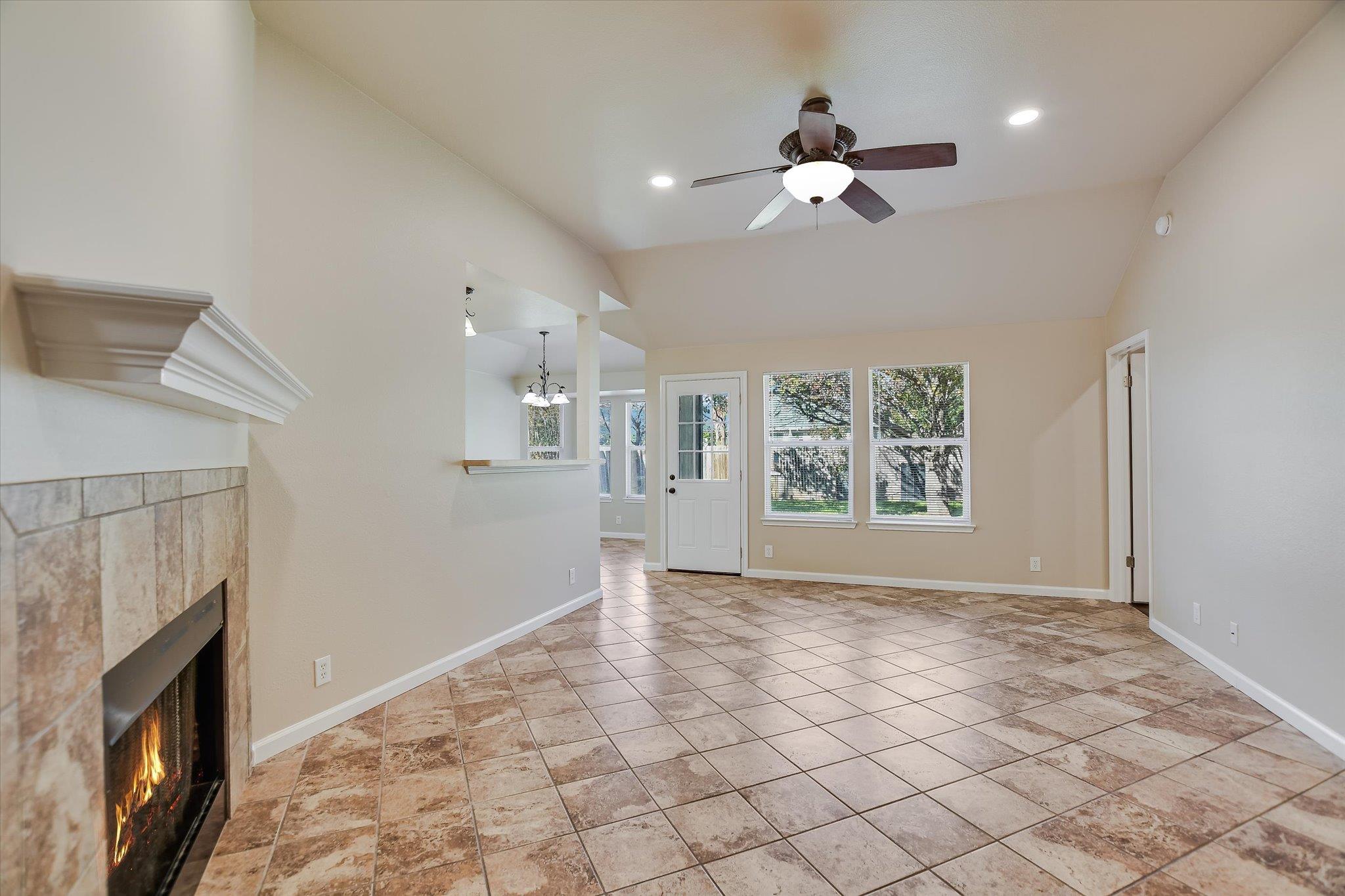 819 Sonny Dr, Leander, TX 78641