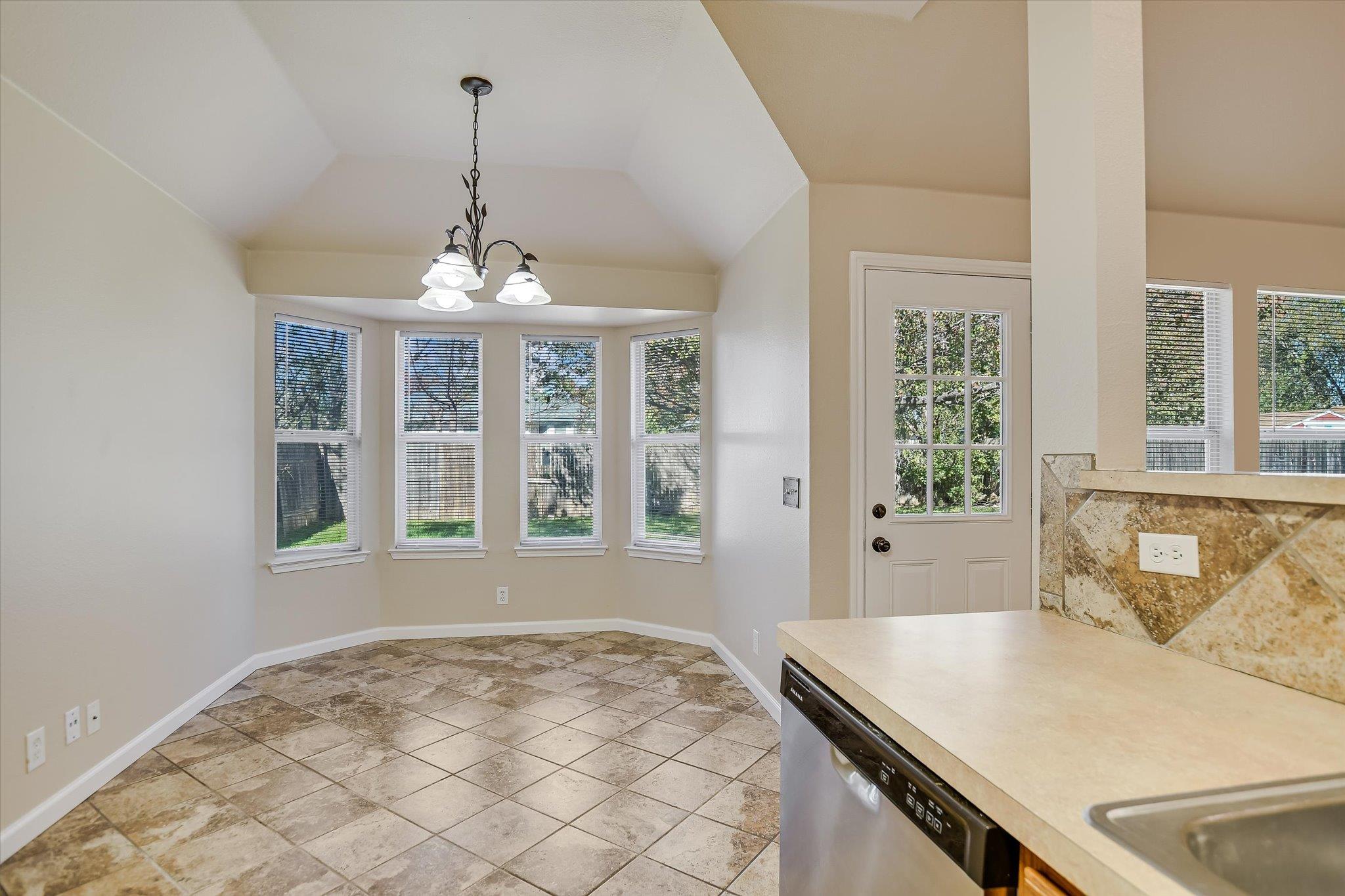 819 Sonny Dr, Leander, TX 78641