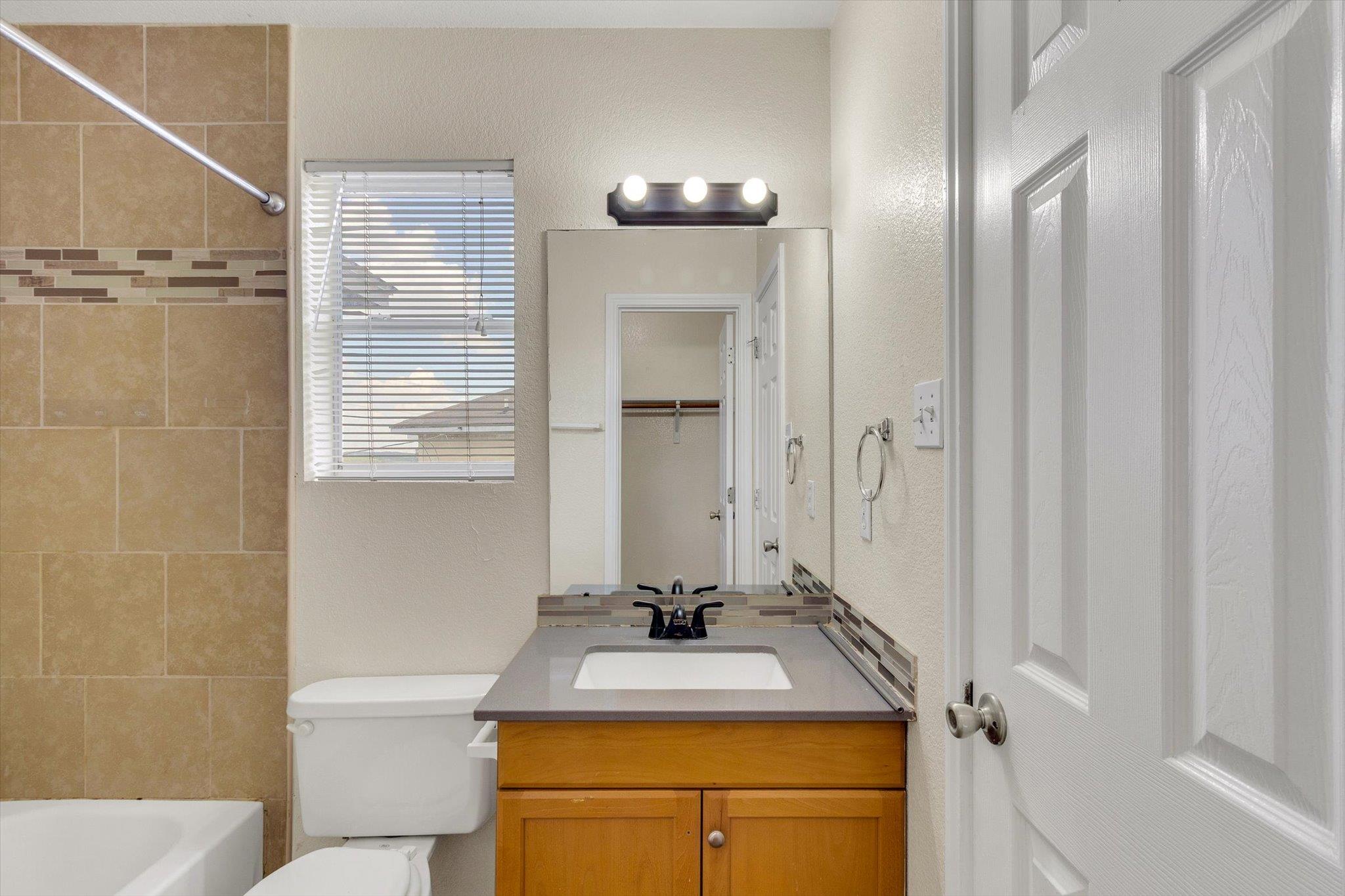 885 Sagewood Trl, San Marcos, TX 78666