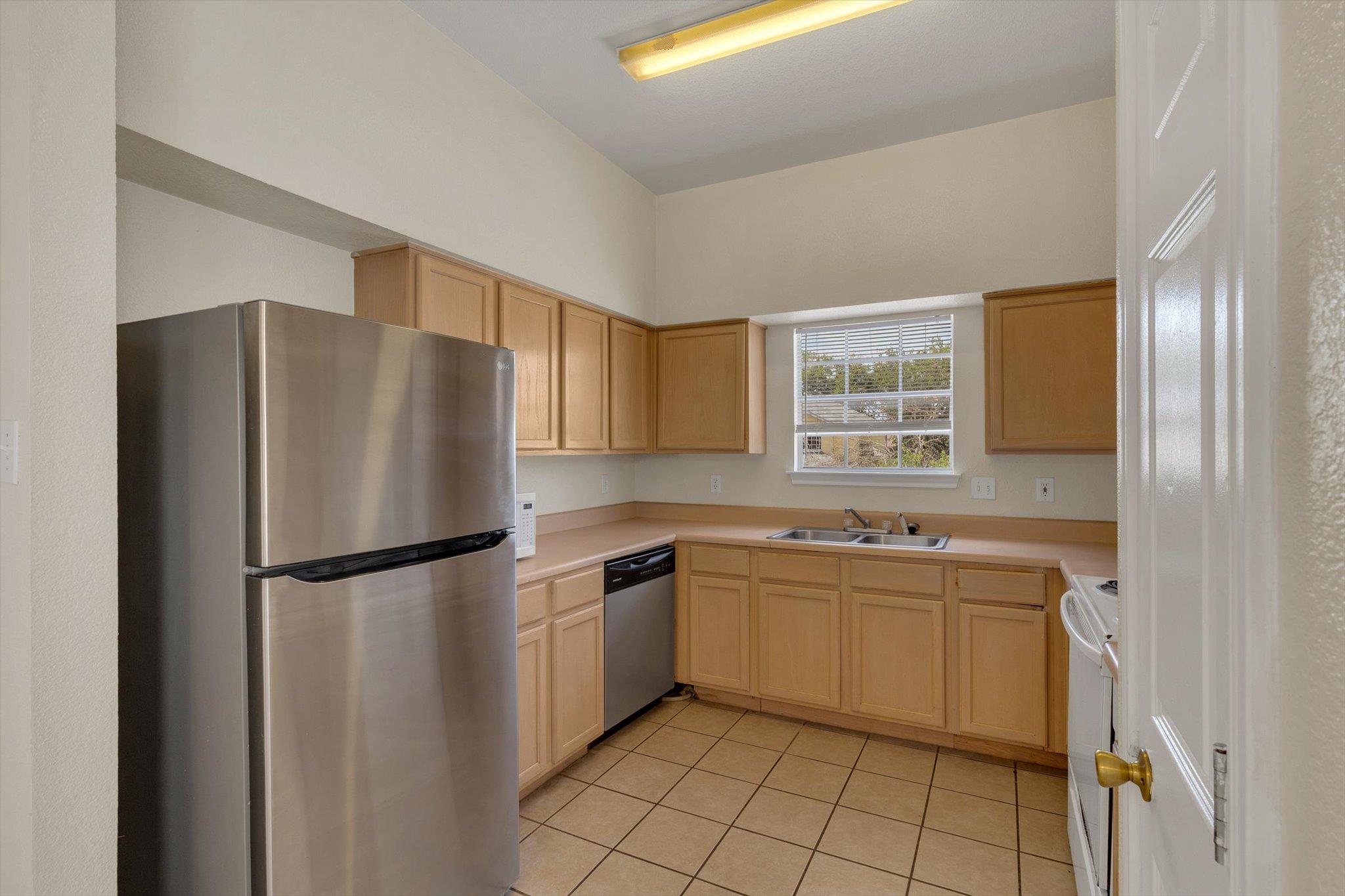 885 Sagewood Trl, San Marcos, TX 78666