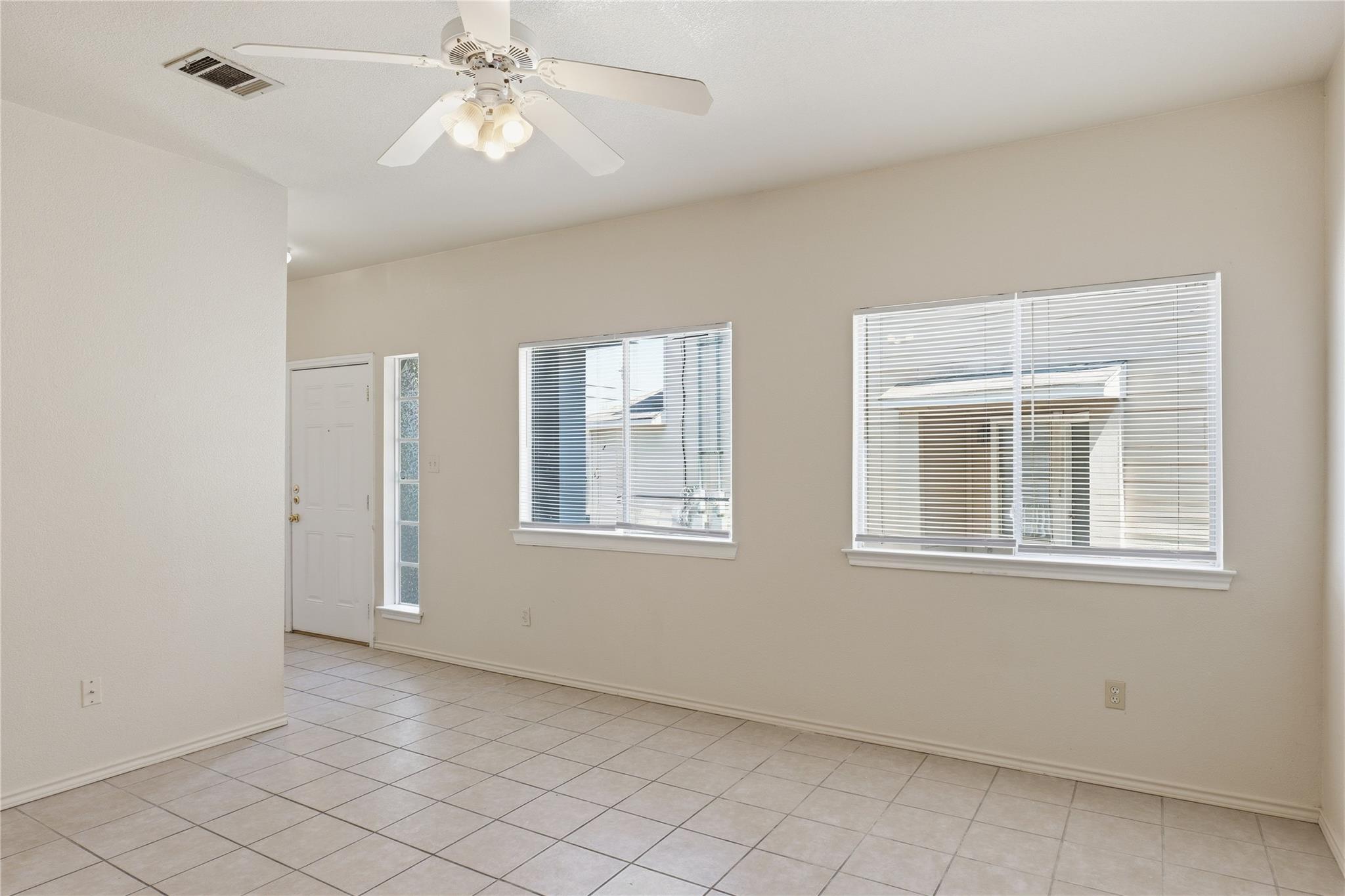 885 Sagewood Trl, San Marcos, TX 78666