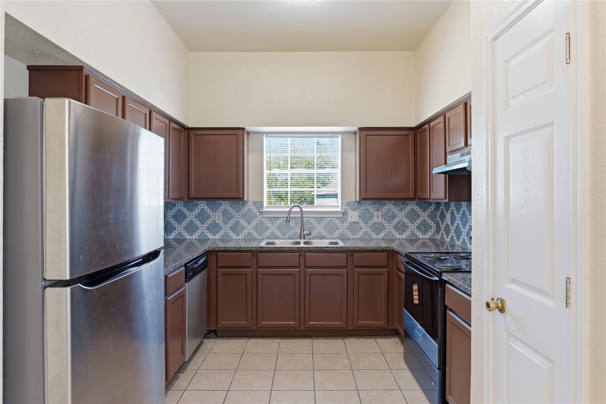 885 Sagewood Trl, San Marcos, TX 78666