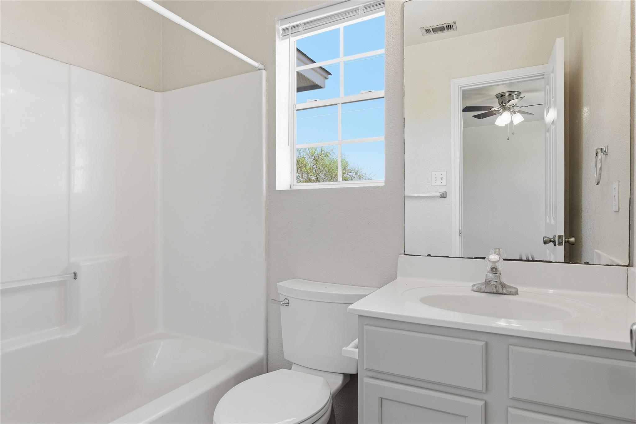 885 Sagewood Trl, San Marcos, TX 78666