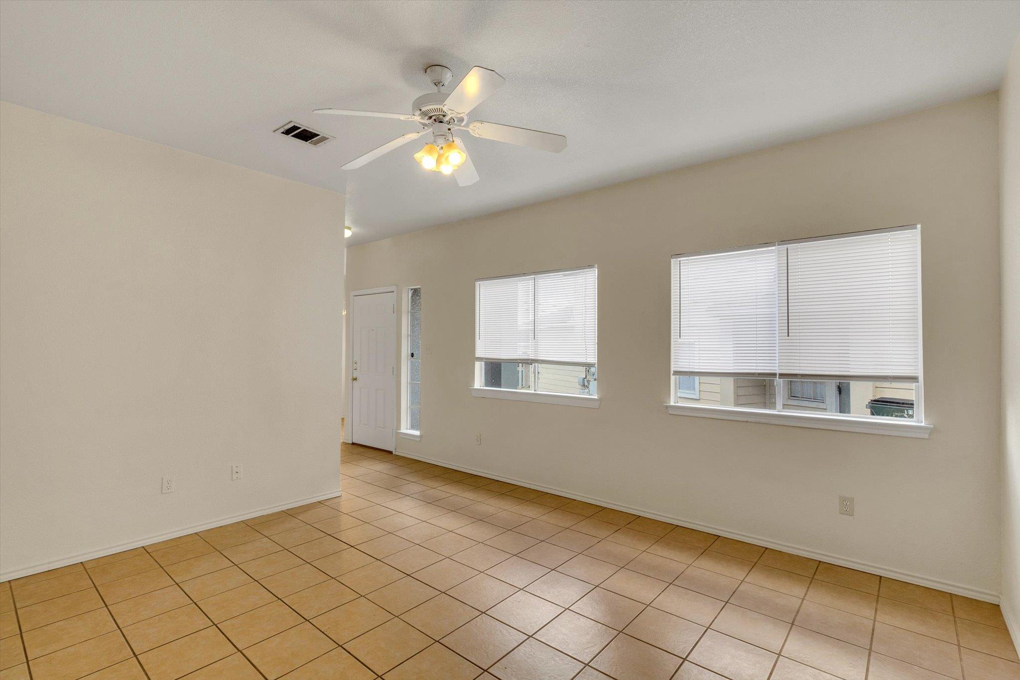 885 Sagewood Trl, San Marcos, TX 78666