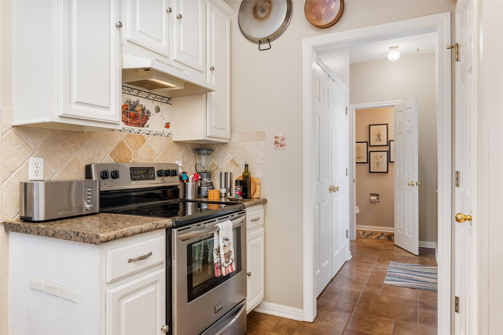 102 Elm Hill Ct, San Marcos, TX 78666