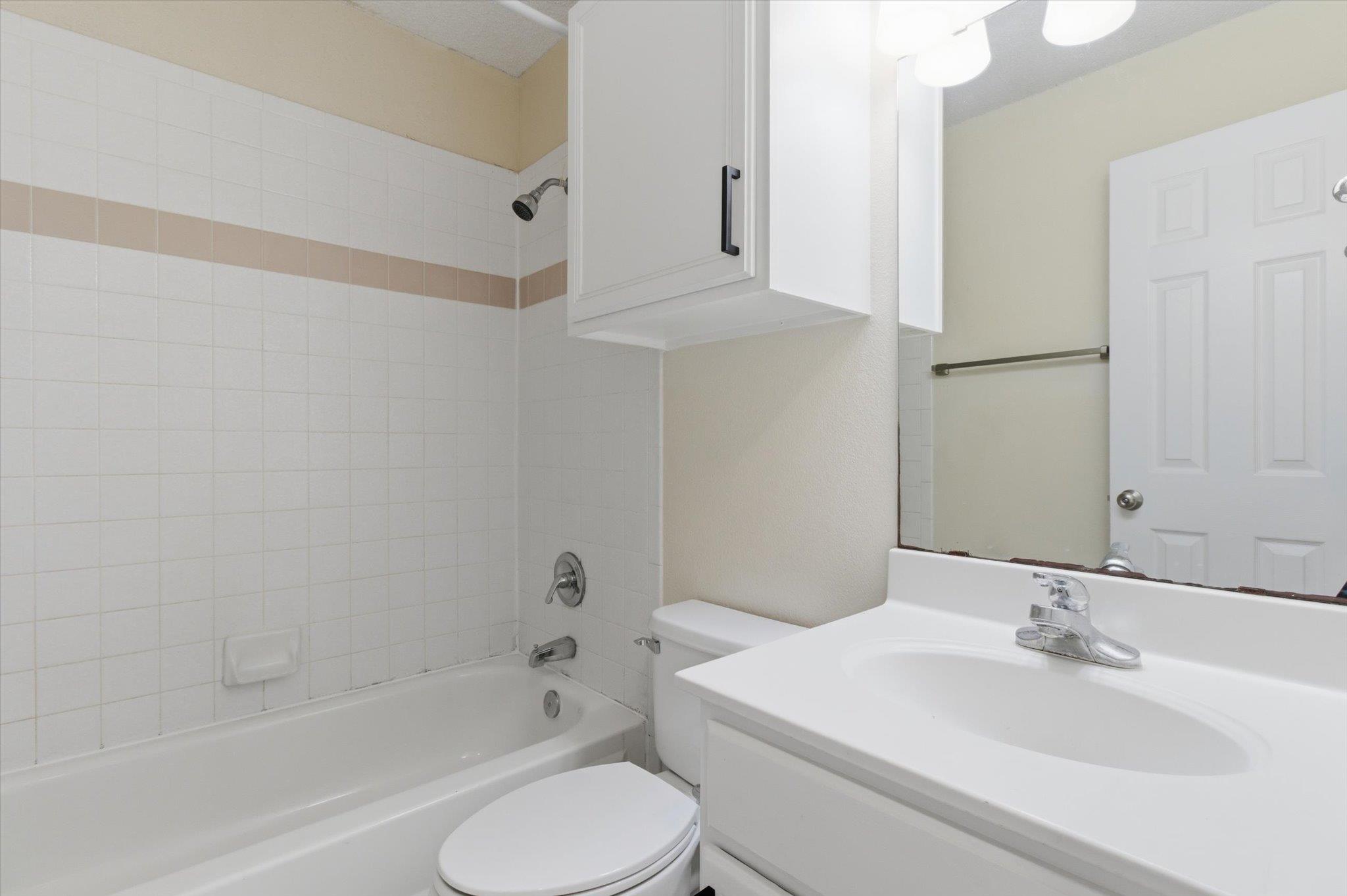 115 Crest Dr, San Marcos, TX 78666