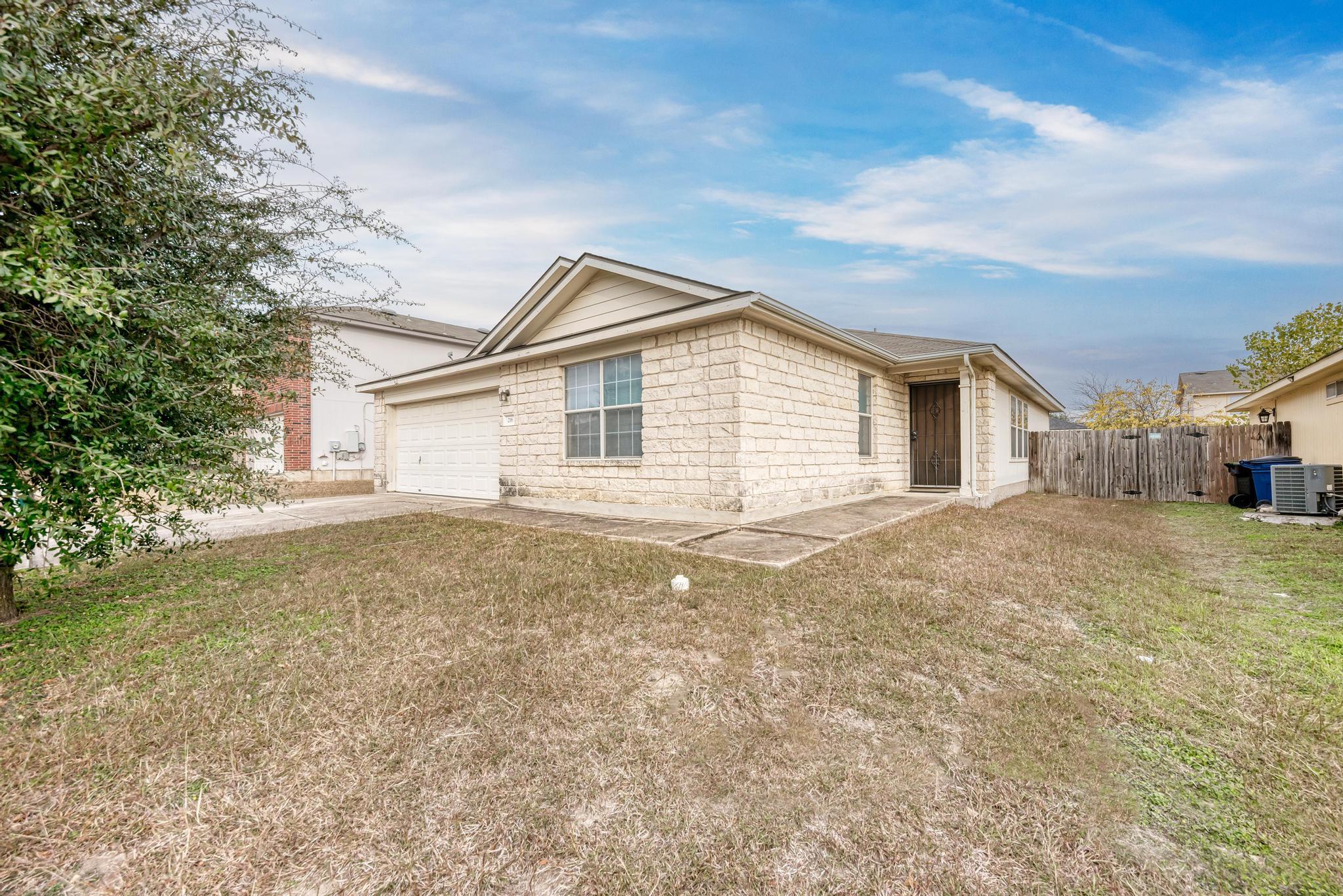 216 Wegstrom St, Hutto, TX 78634