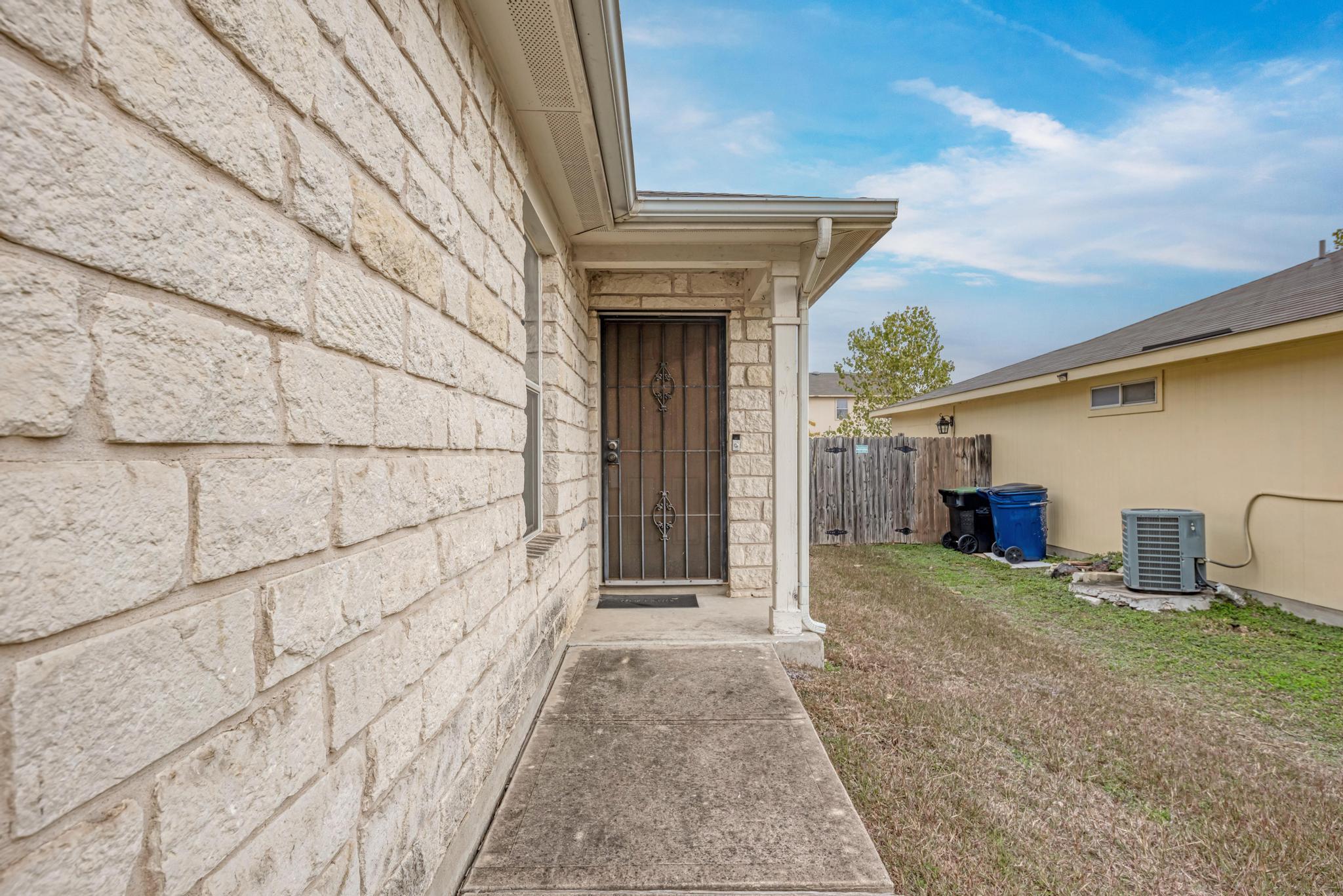 216 Wegstrom St, Hutto, TX 78634