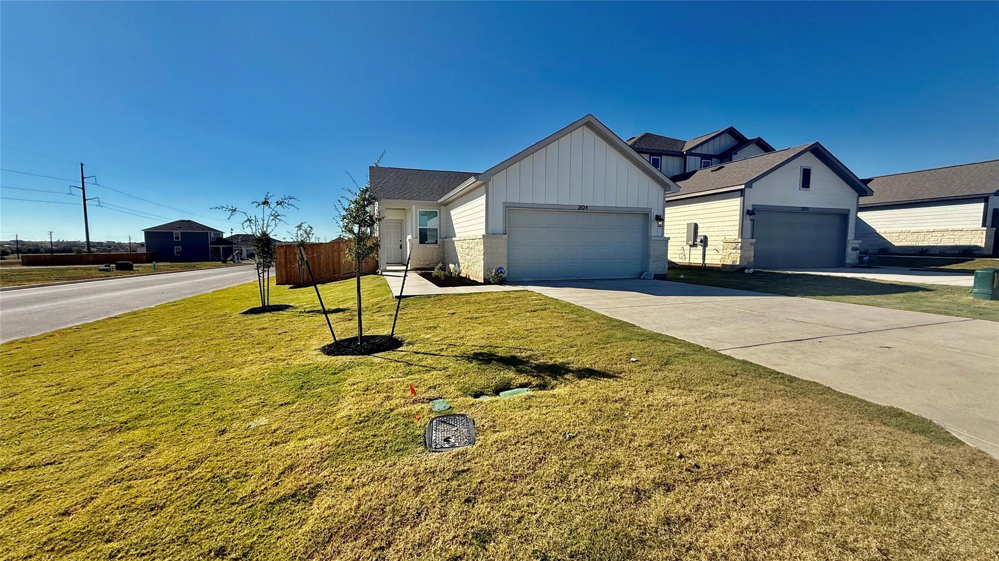 201 Fire Fox Way, Jarrell, TX 76537