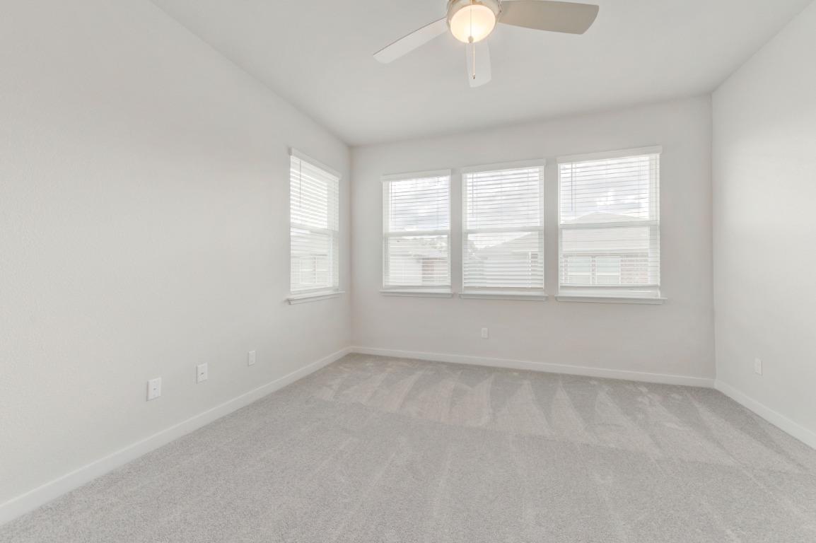 605 W South St # 321, Leander, TX 78641