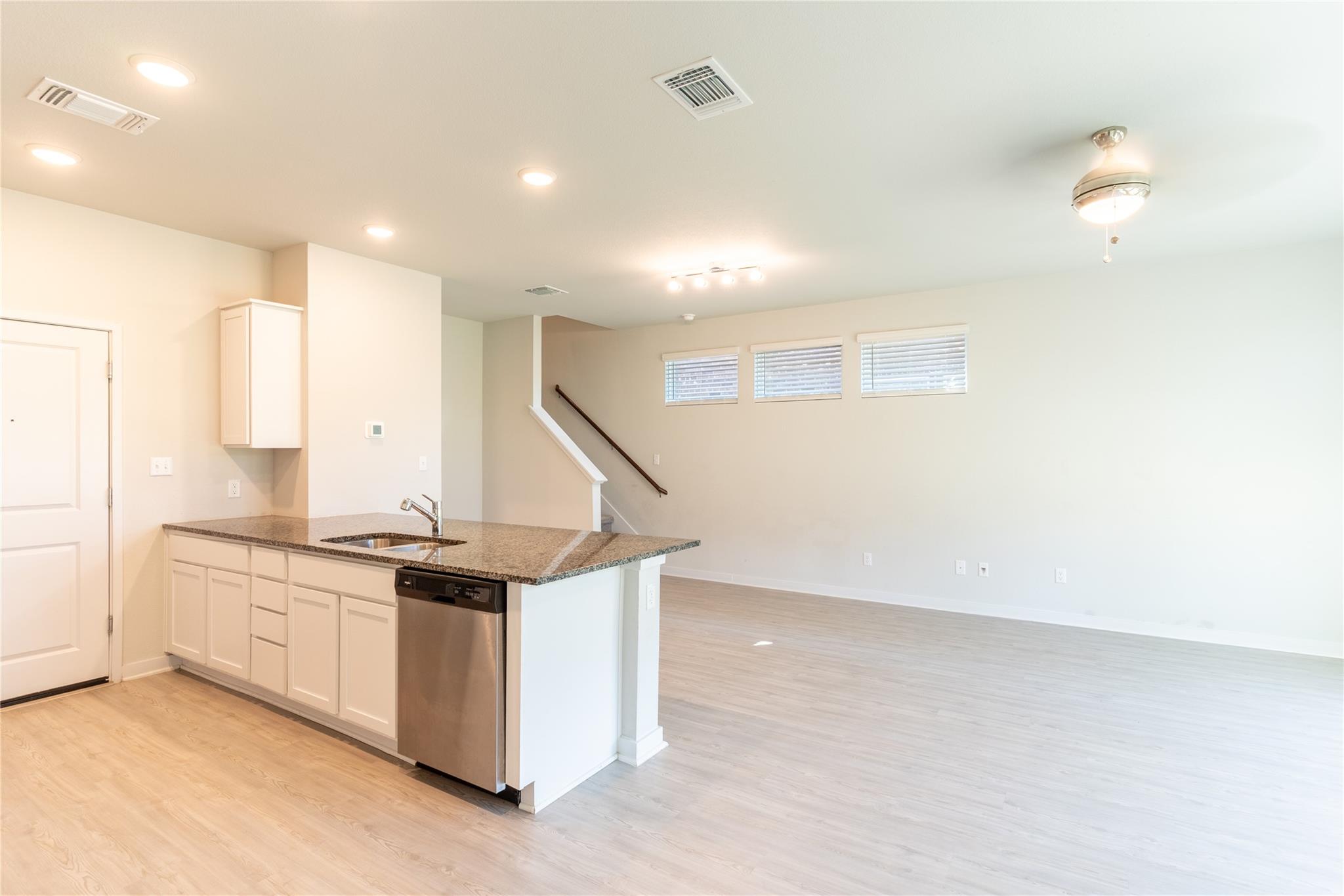 605 W South St # 321, Leander, TX 78641