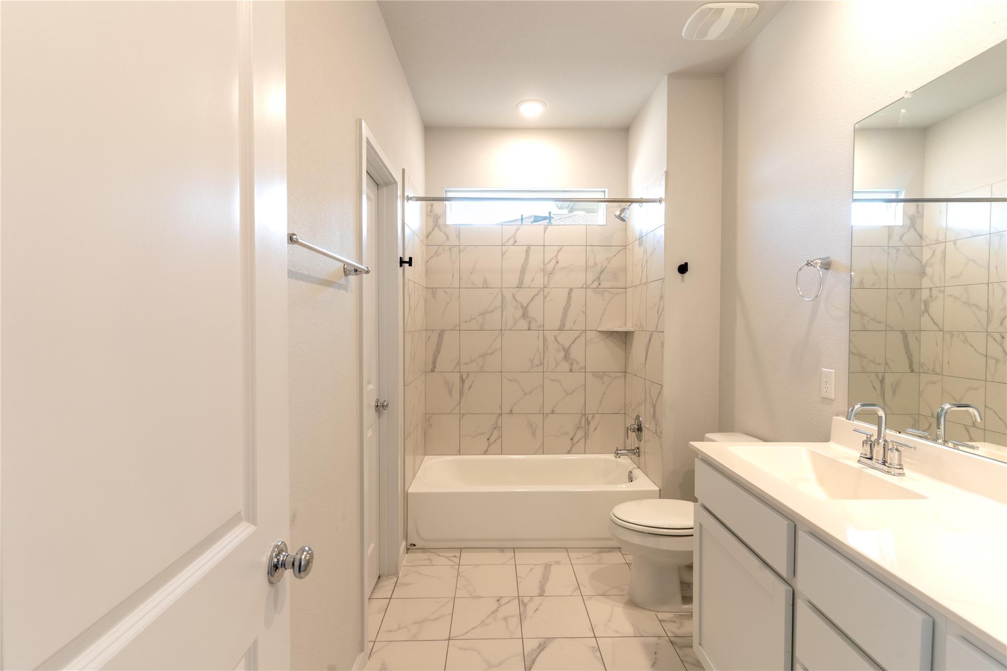 605 W South St # 321, Leander, TX 78641