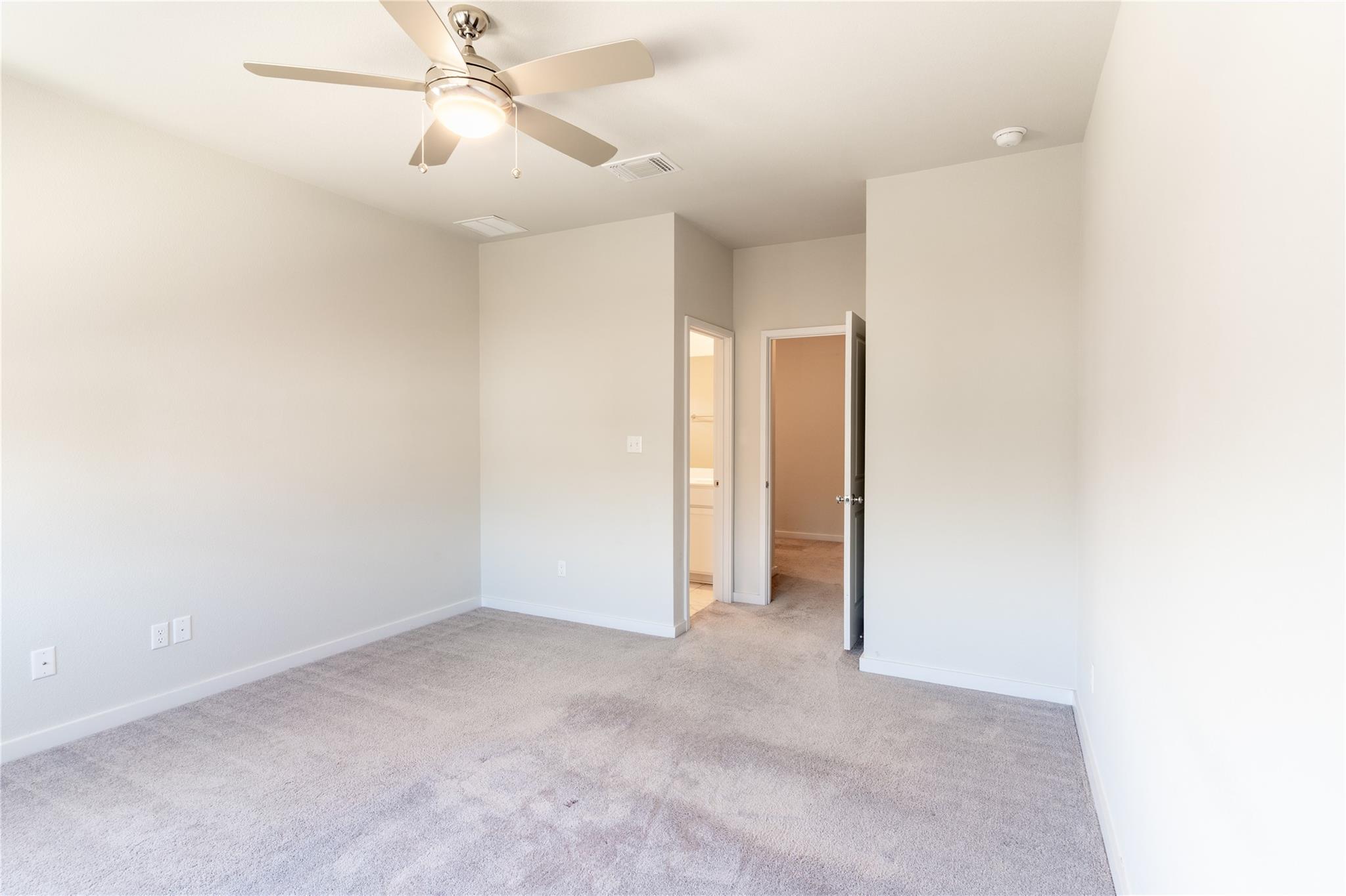 605 W South St # 321, Leander, TX 78641