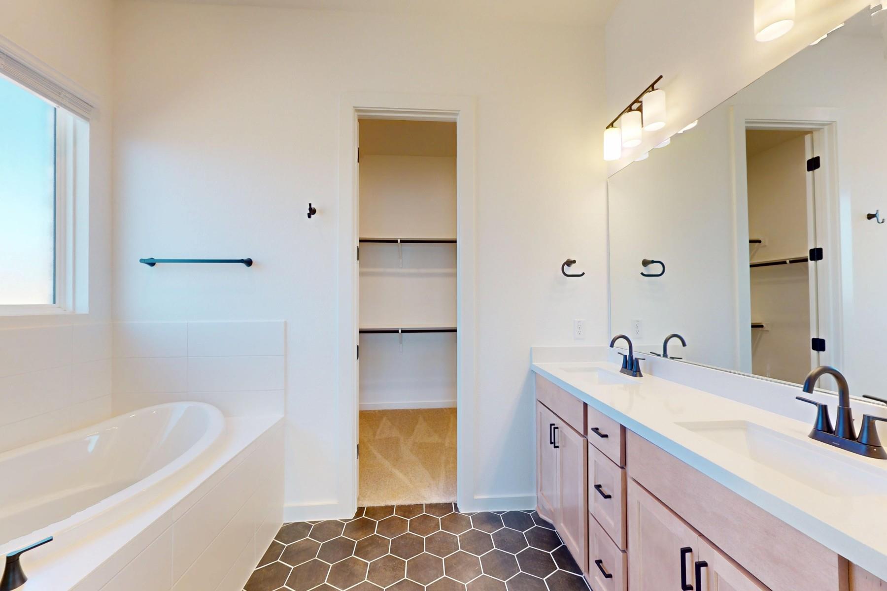 137 Bishop Wood Rd, Dripping Springs, TX 78620