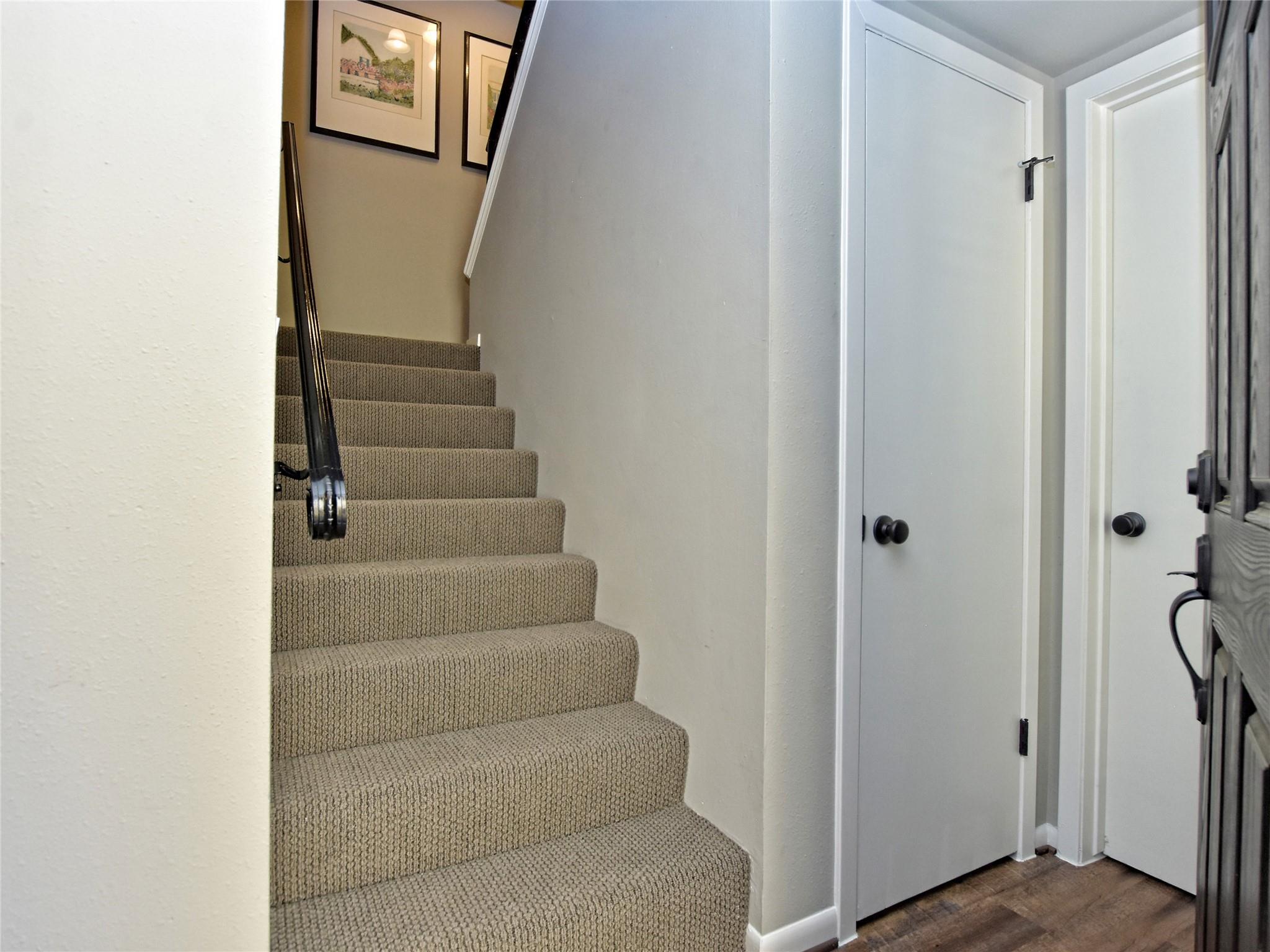 222 Lido St # J-2, Lakeway, TX 78734