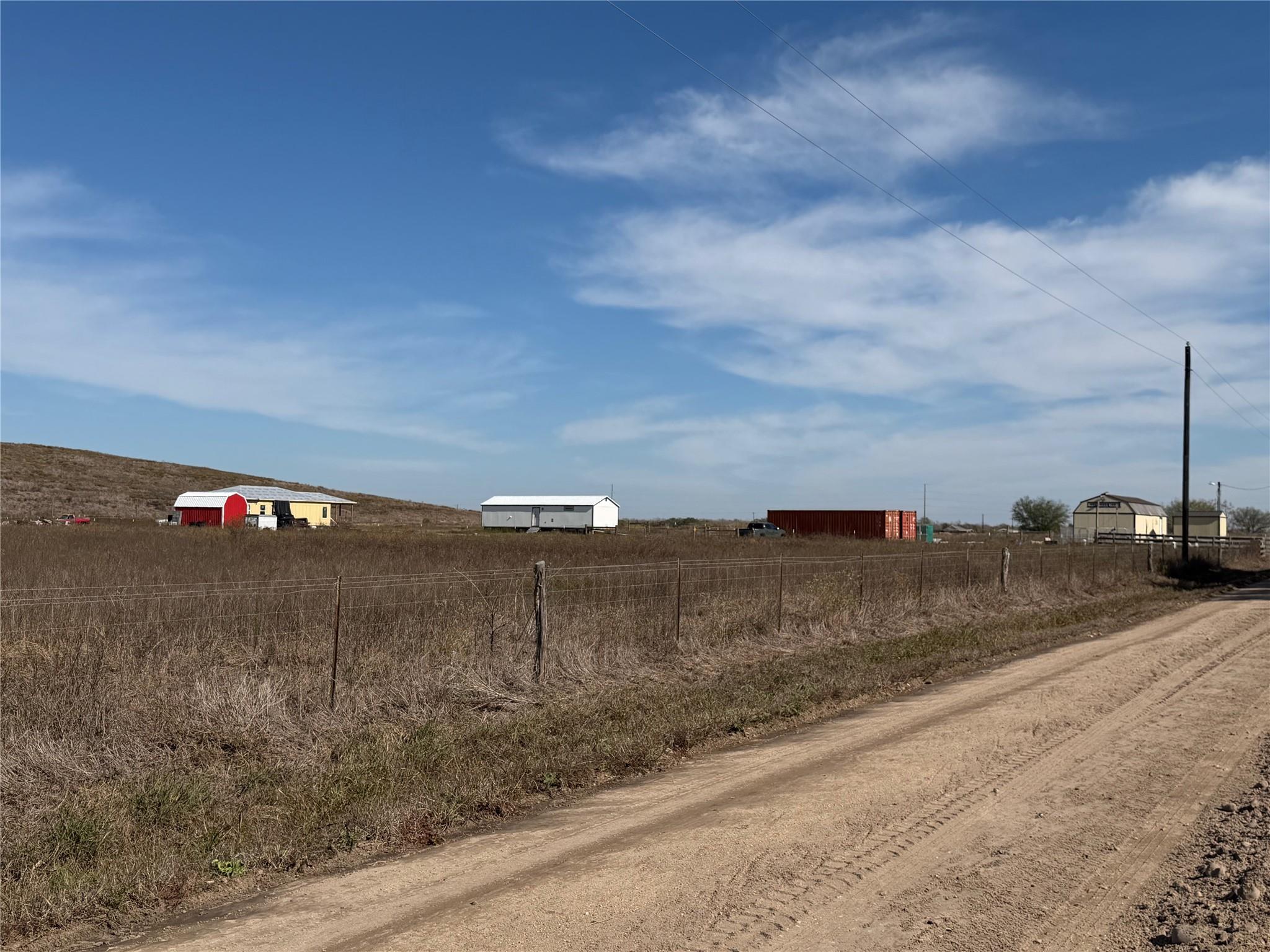 2051 County Road 102, Columbus, TX 78934