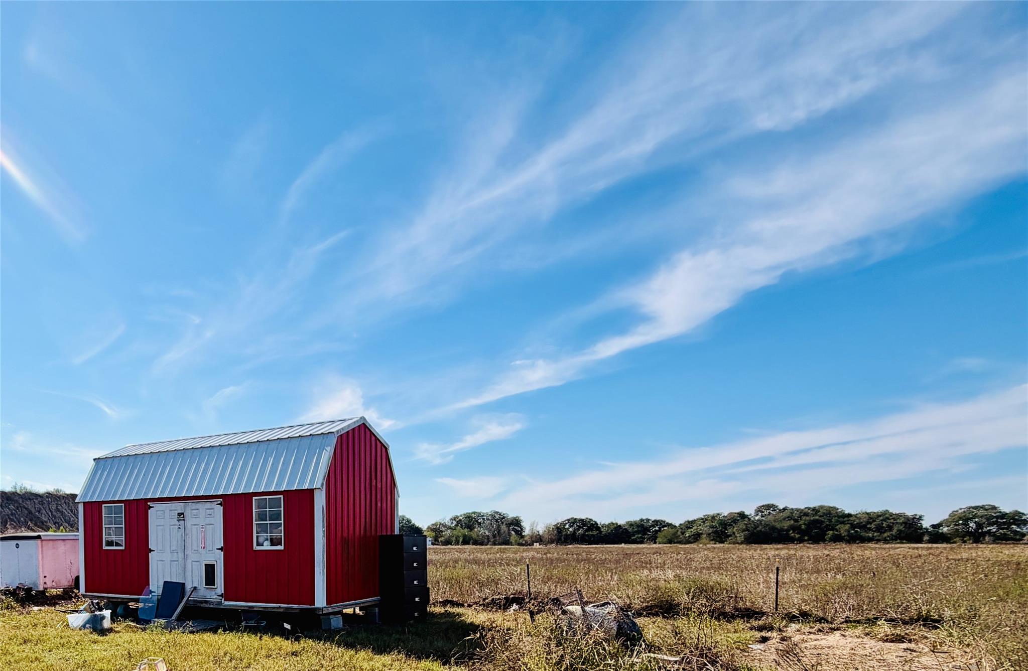 2051 County Road 102, Columbus, TX 78934