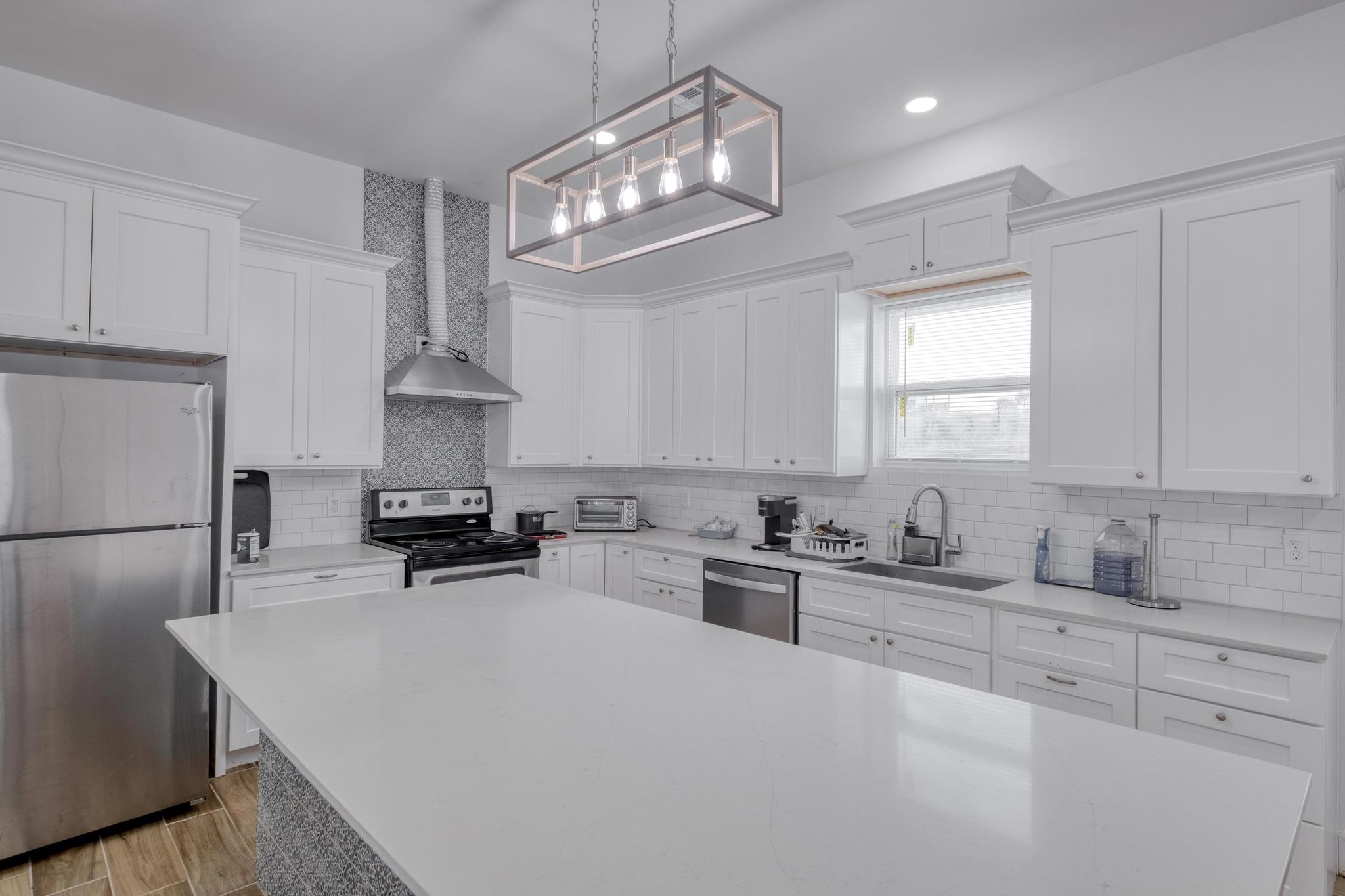 1601 County Road 466, Elgin, TX 78621