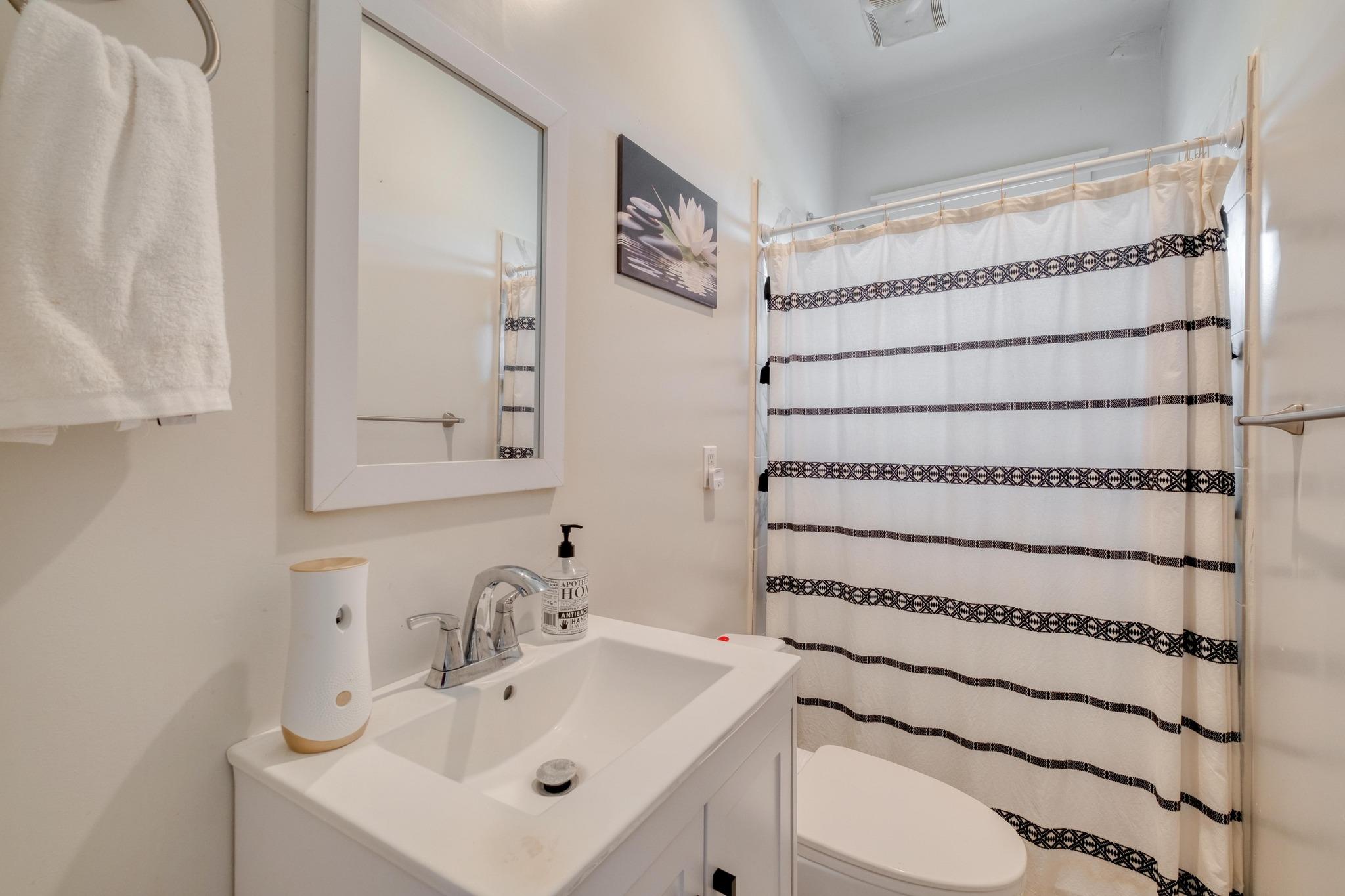 1601 County Road 466, Elgin, TX 78621