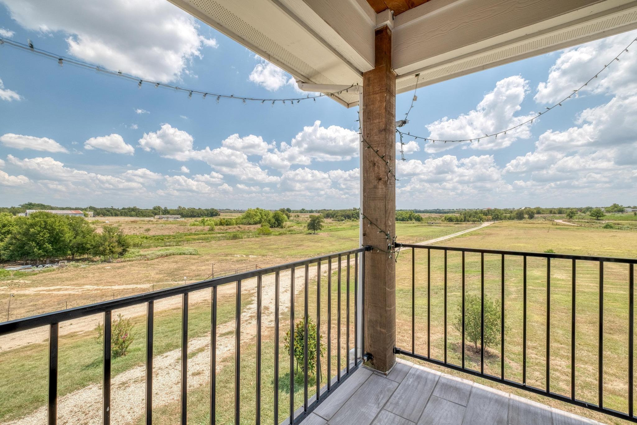 1601 County Road 466, Elgin, TX 78621