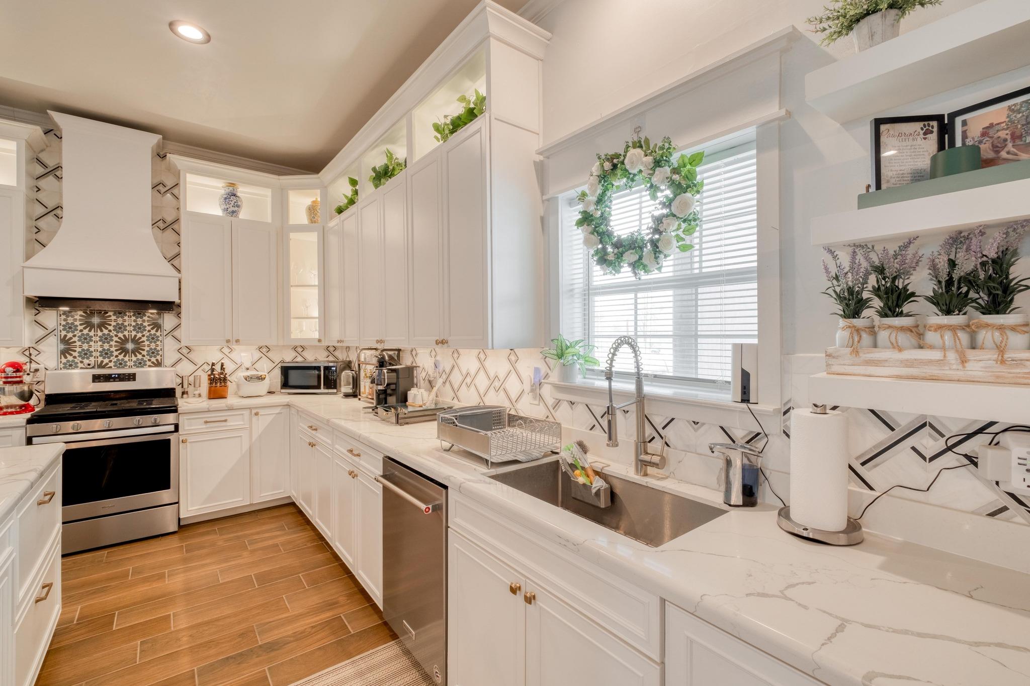 1601 County Road 466, Elgin, TX 78621