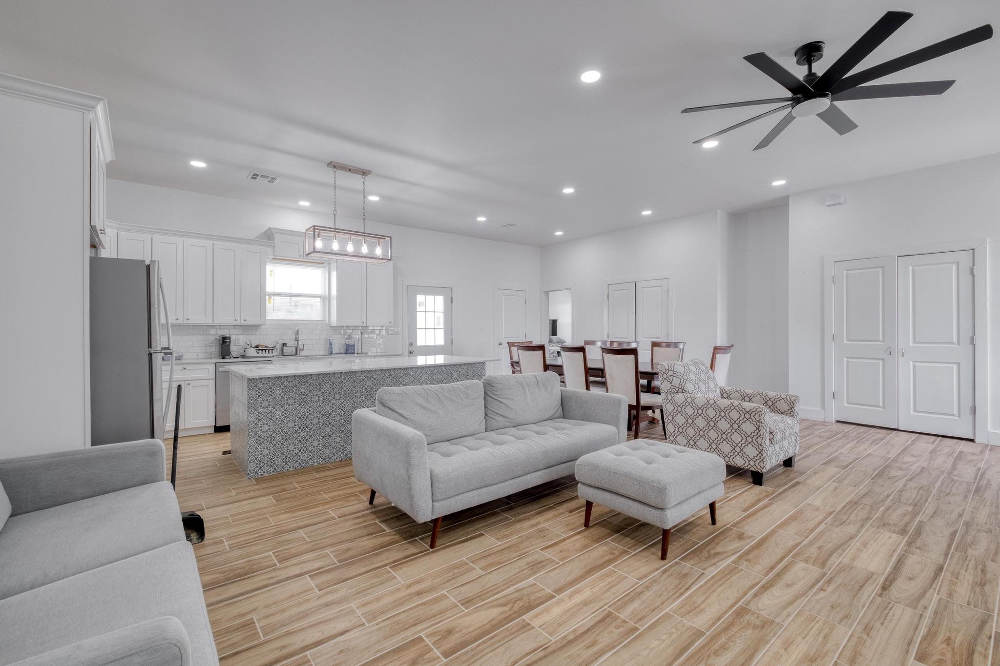 1601 County Road 466, Elgin, TX 78621