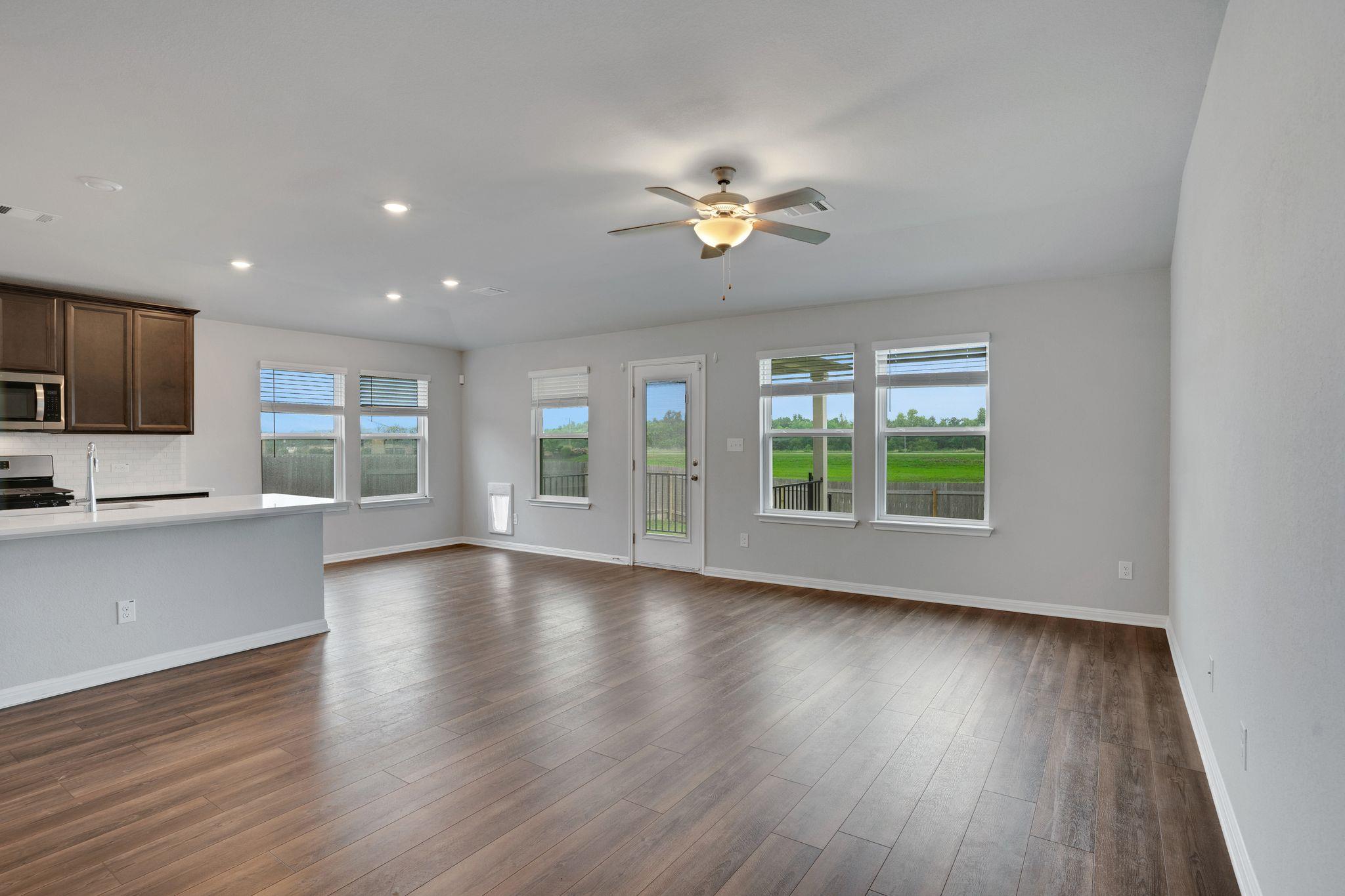 518 Windy Reed Rd, Hutto, TX 78634