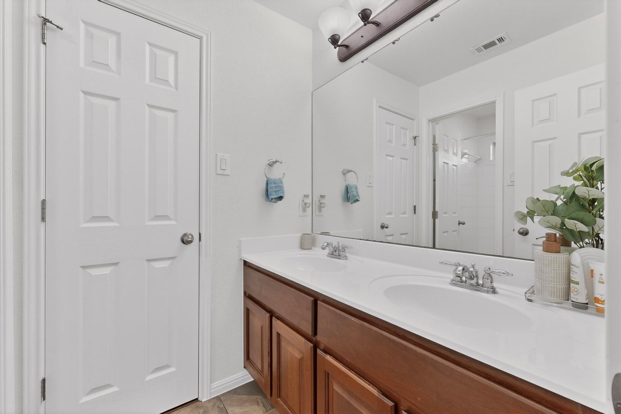 16525 Broadbay Dr, Austin, TX 78717