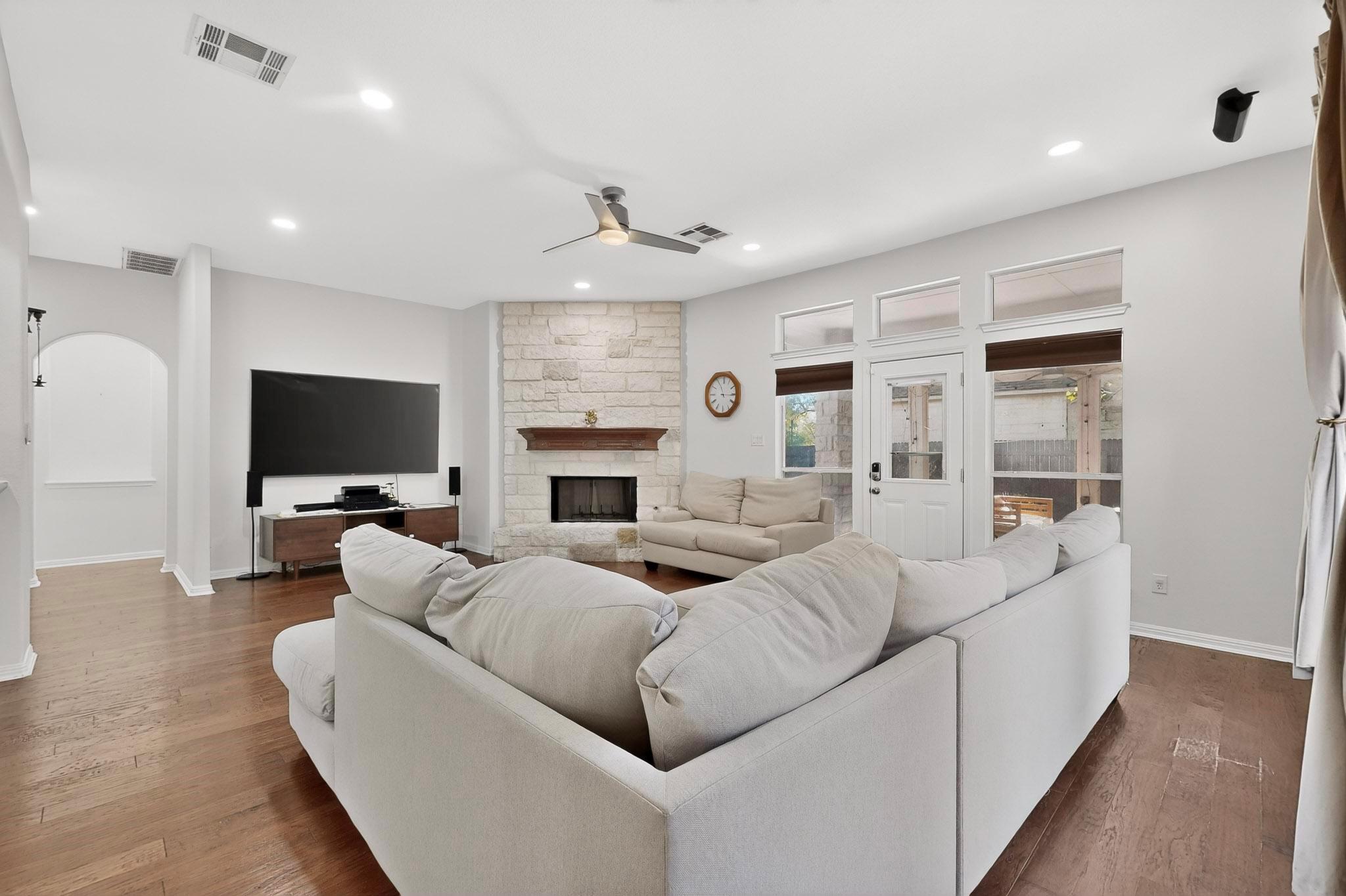 16525 Broadbay Dr, Austin, TX 78717