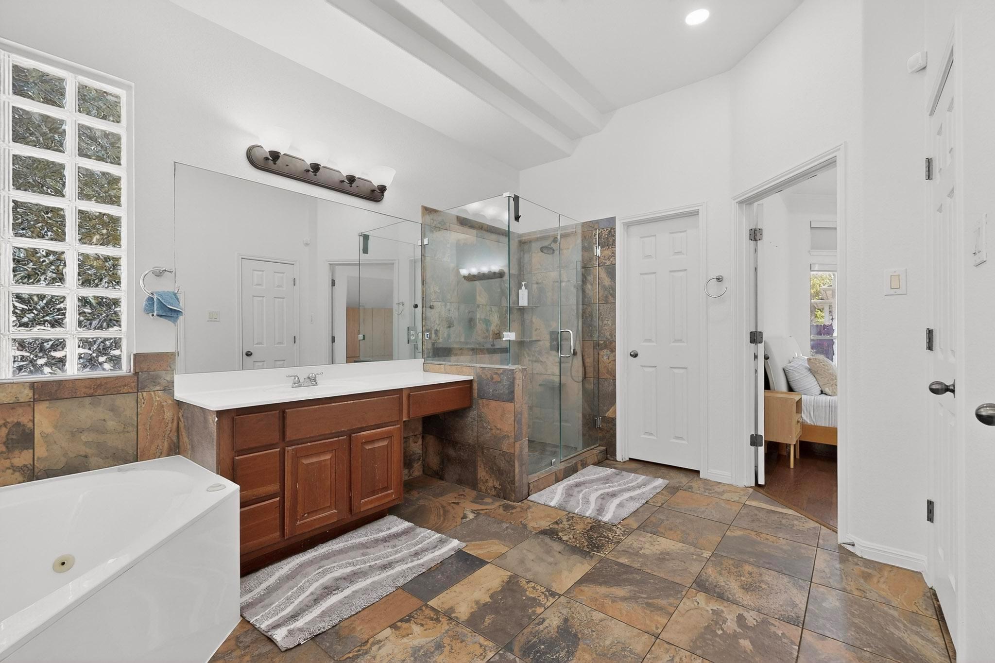 16525 Broadbay Dr, Austin, TX 78717