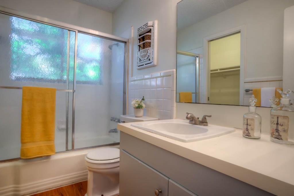 302 E 34th St # 201, Austin, TX 78705